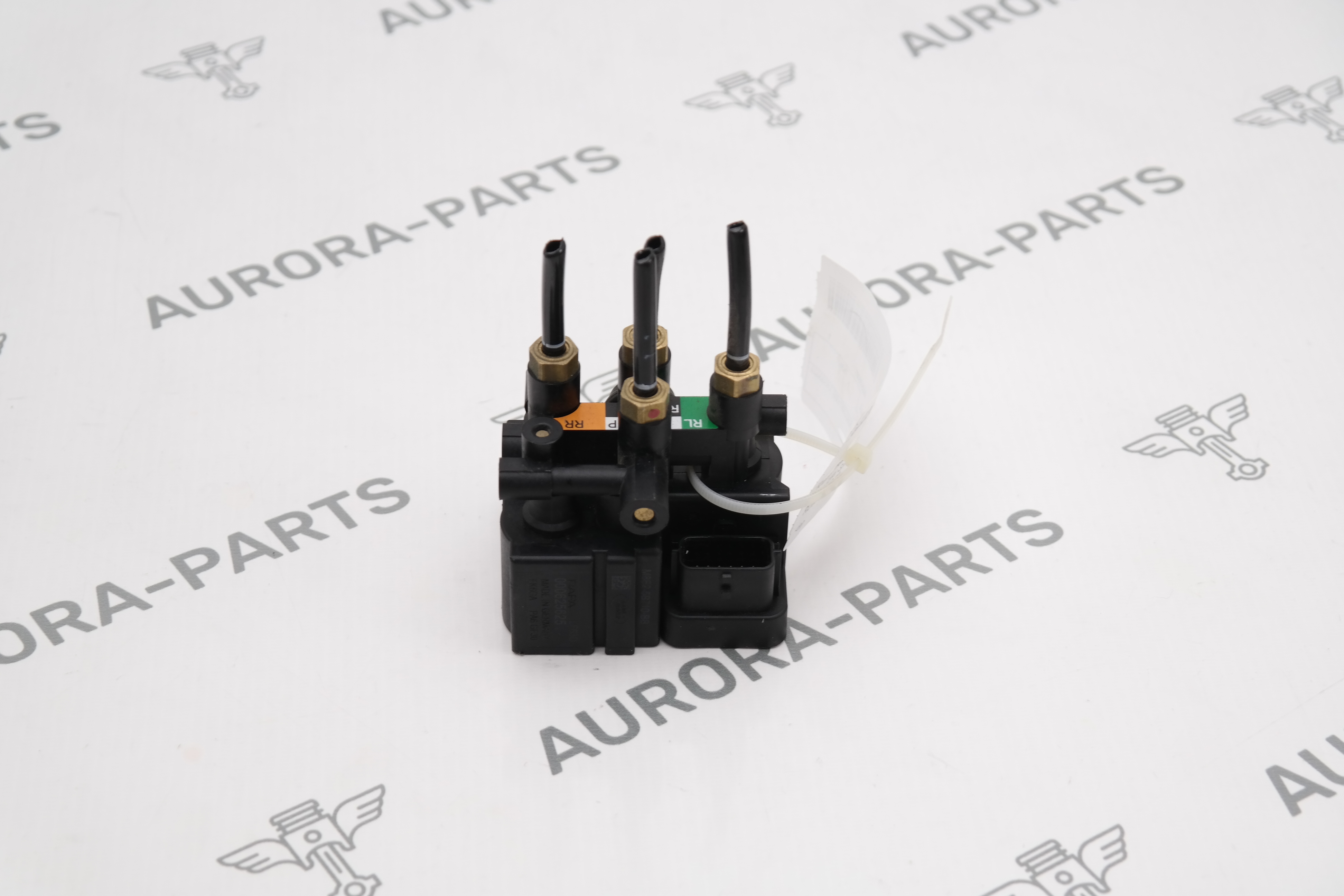 Клапан пневмоподвески задний Land Rover Range Rover Sport