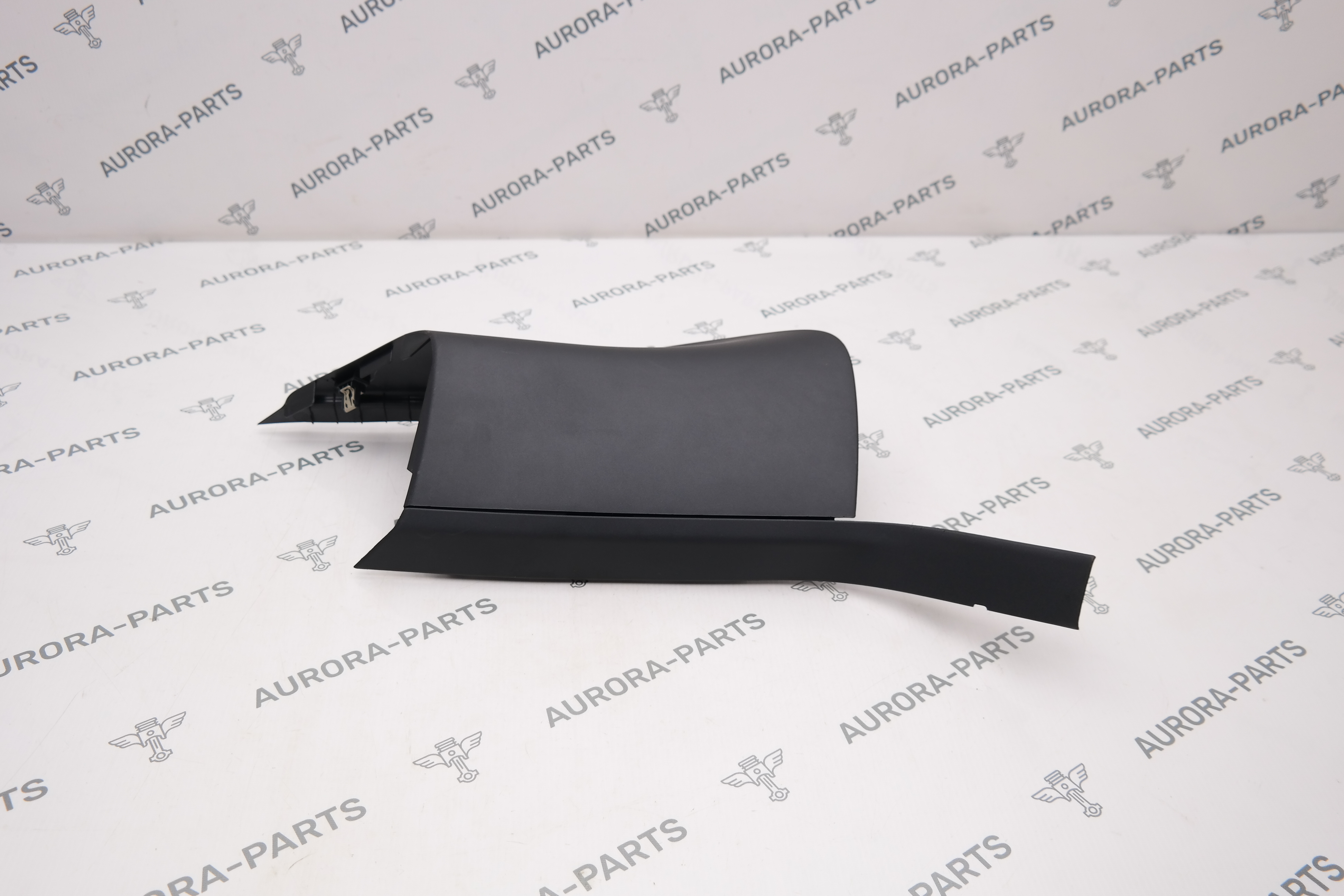 Обшивка стойки D верхняя LH Land Rover Range Rover Sport