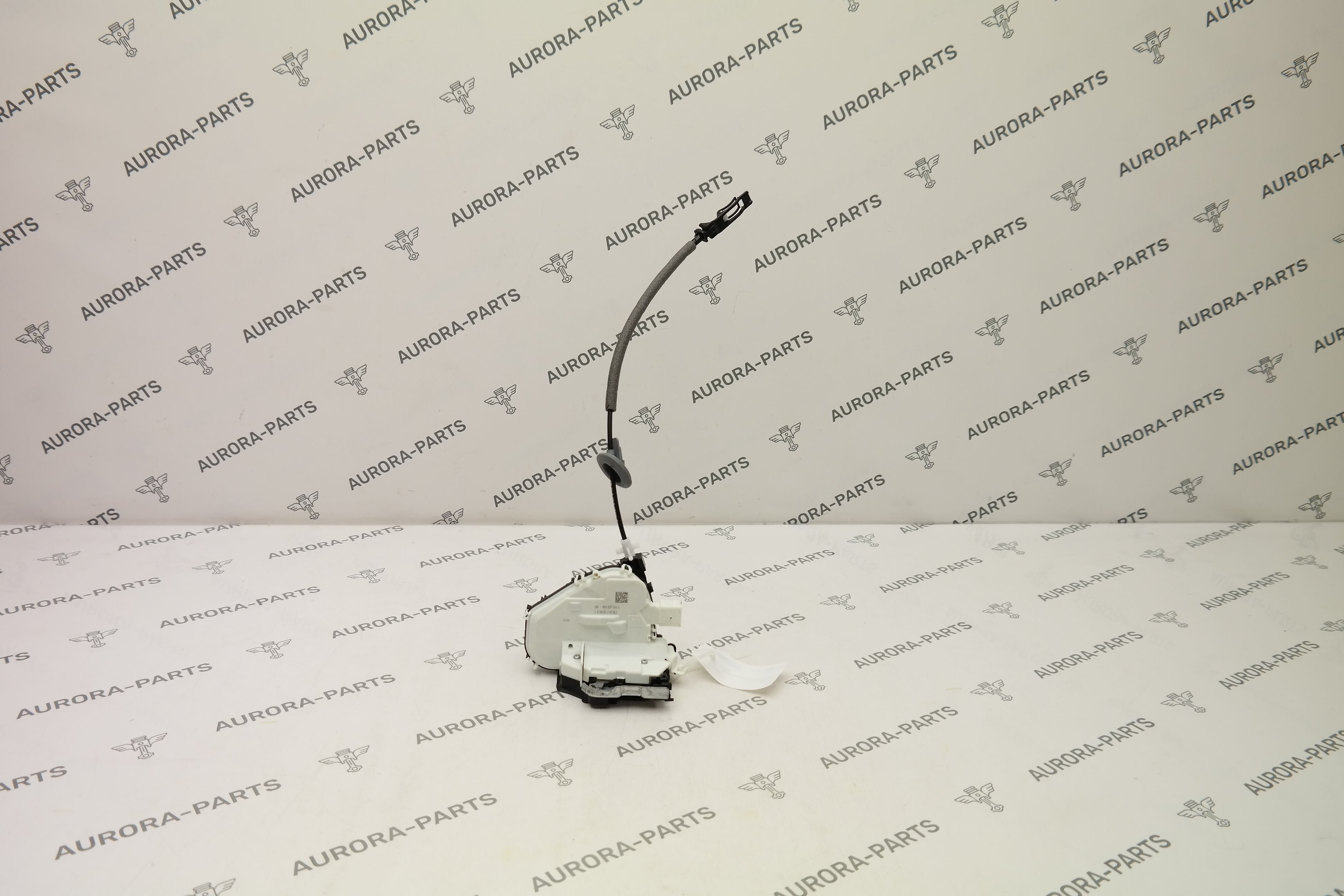 Замок двери задней RH Audi Q7