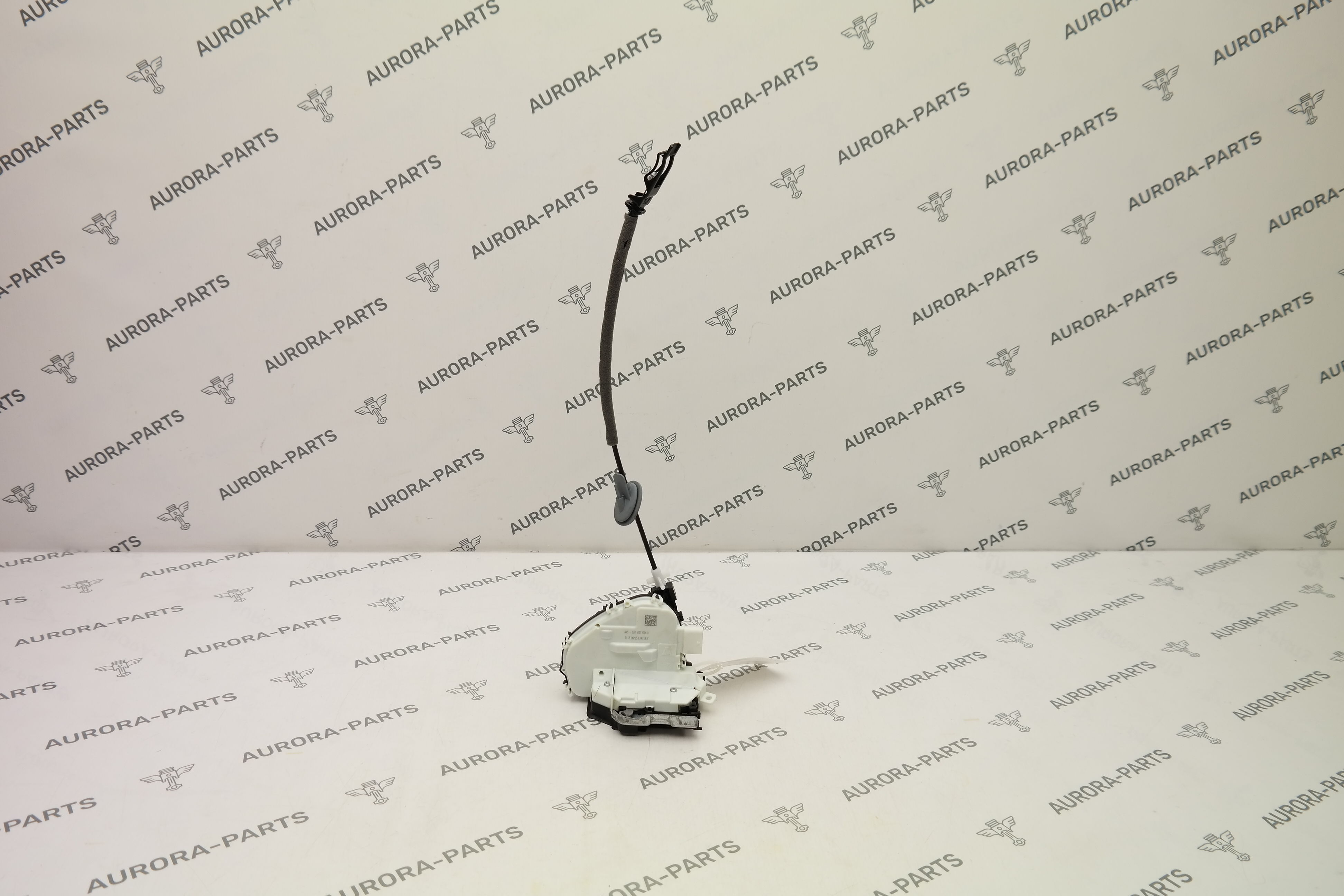 Замок передней двери RH Audi Q7