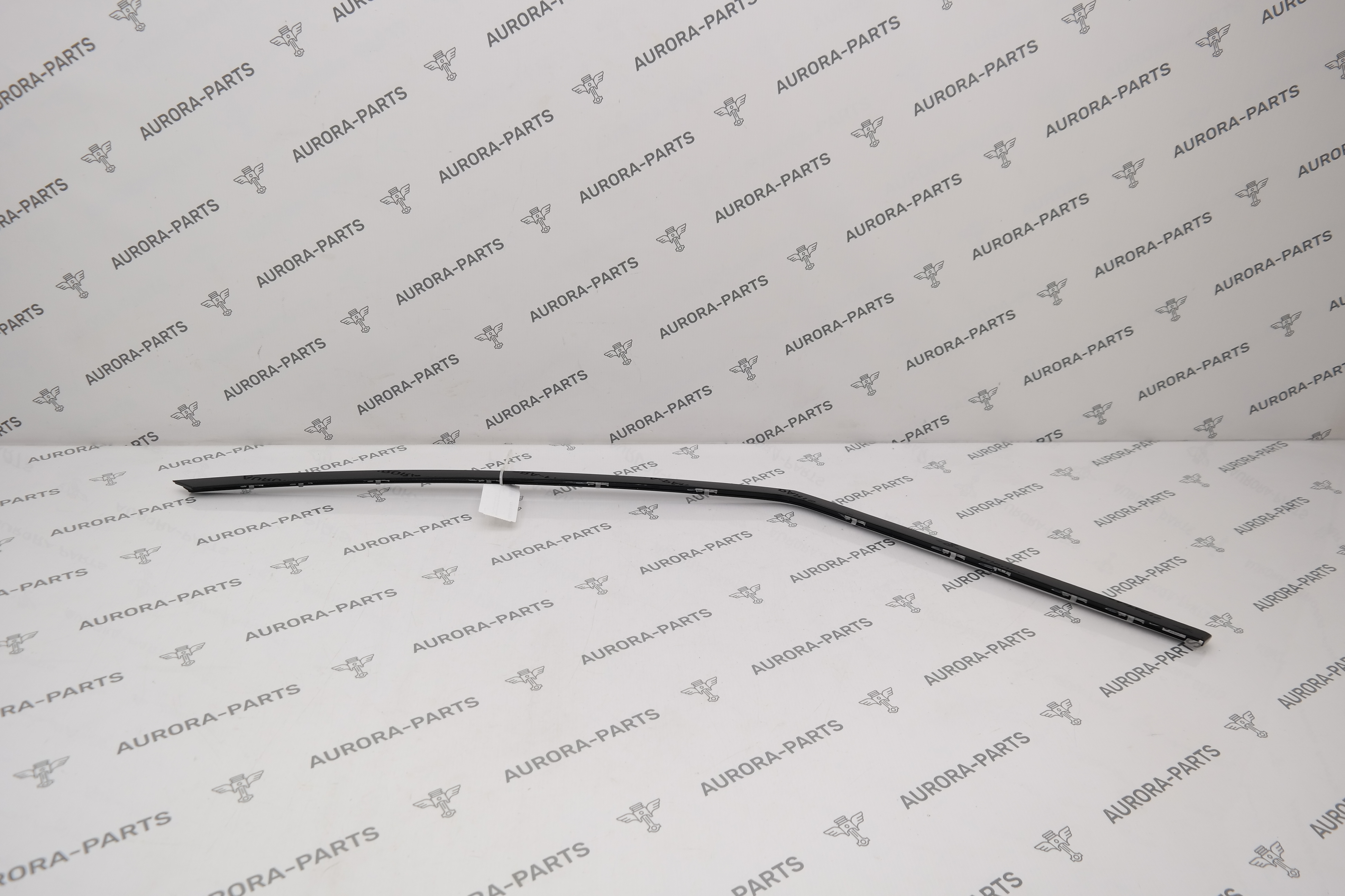 Молдинг передней двери верхний LH Land Rover Range Rover Sport