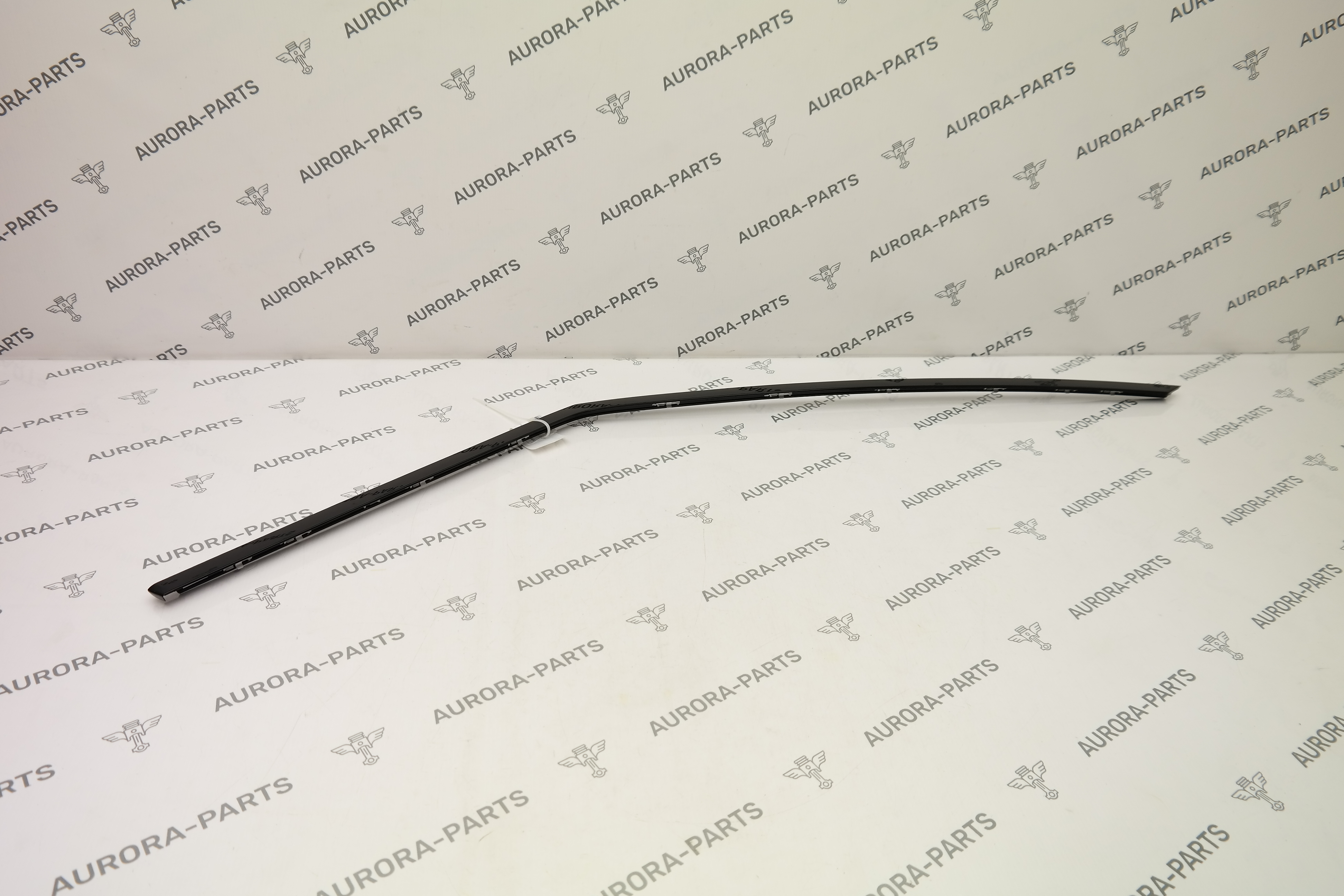 Молдинг передней двери верхний RH Land Rover Range Rover Sport