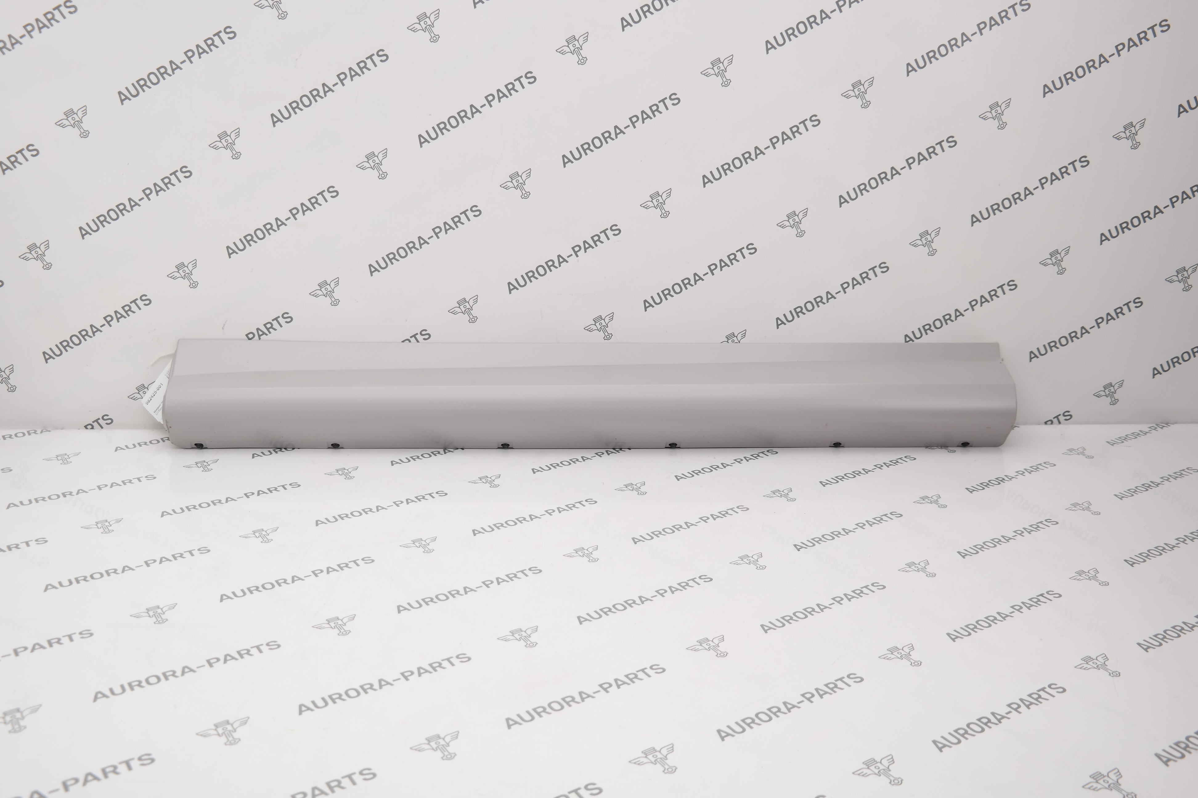 Молдинг передней двери нижний LH Land Rover Range Rover Sport