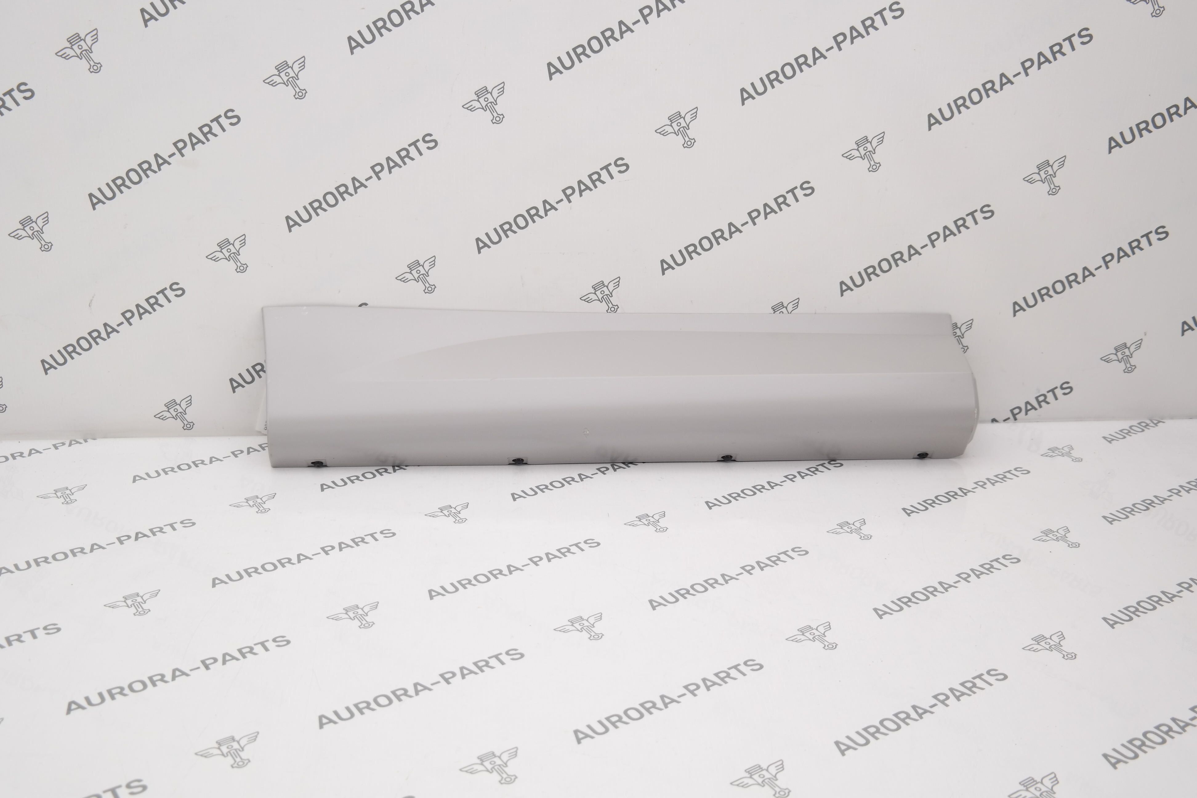 Молдинг задней двери нижний RH Land Rover Range Rover Sport