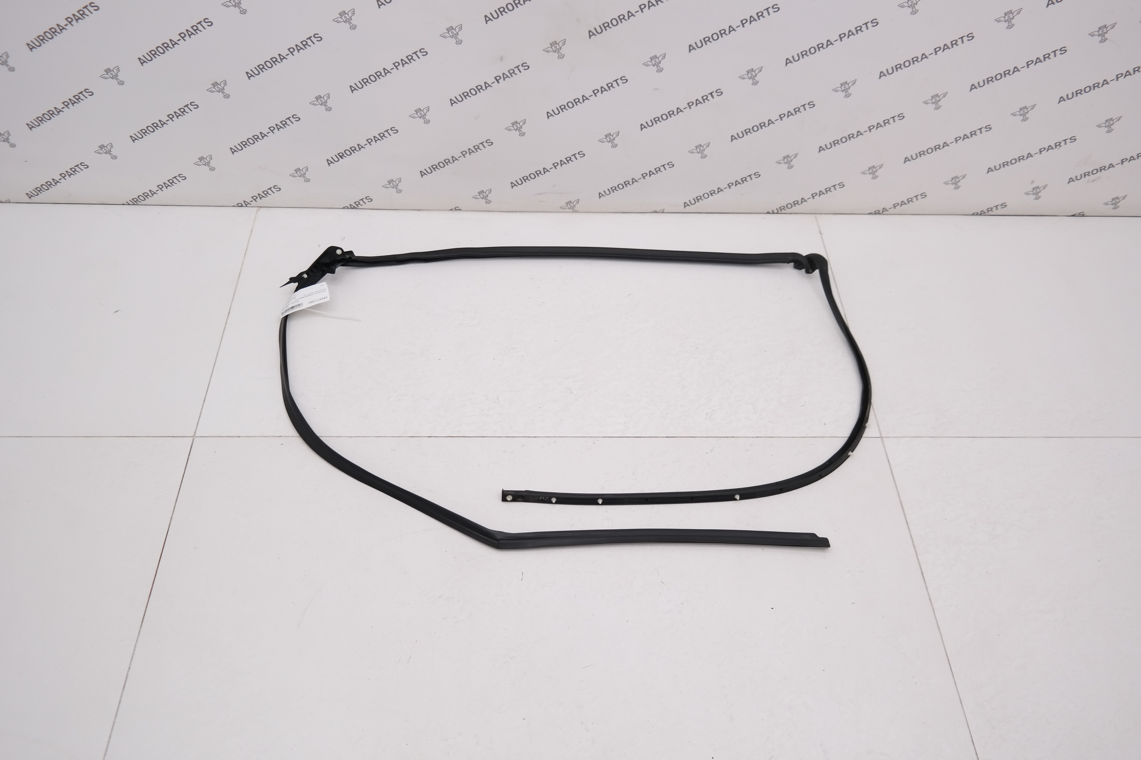 Уплотнитель передней двери LH Land Rover Range Rover Sport