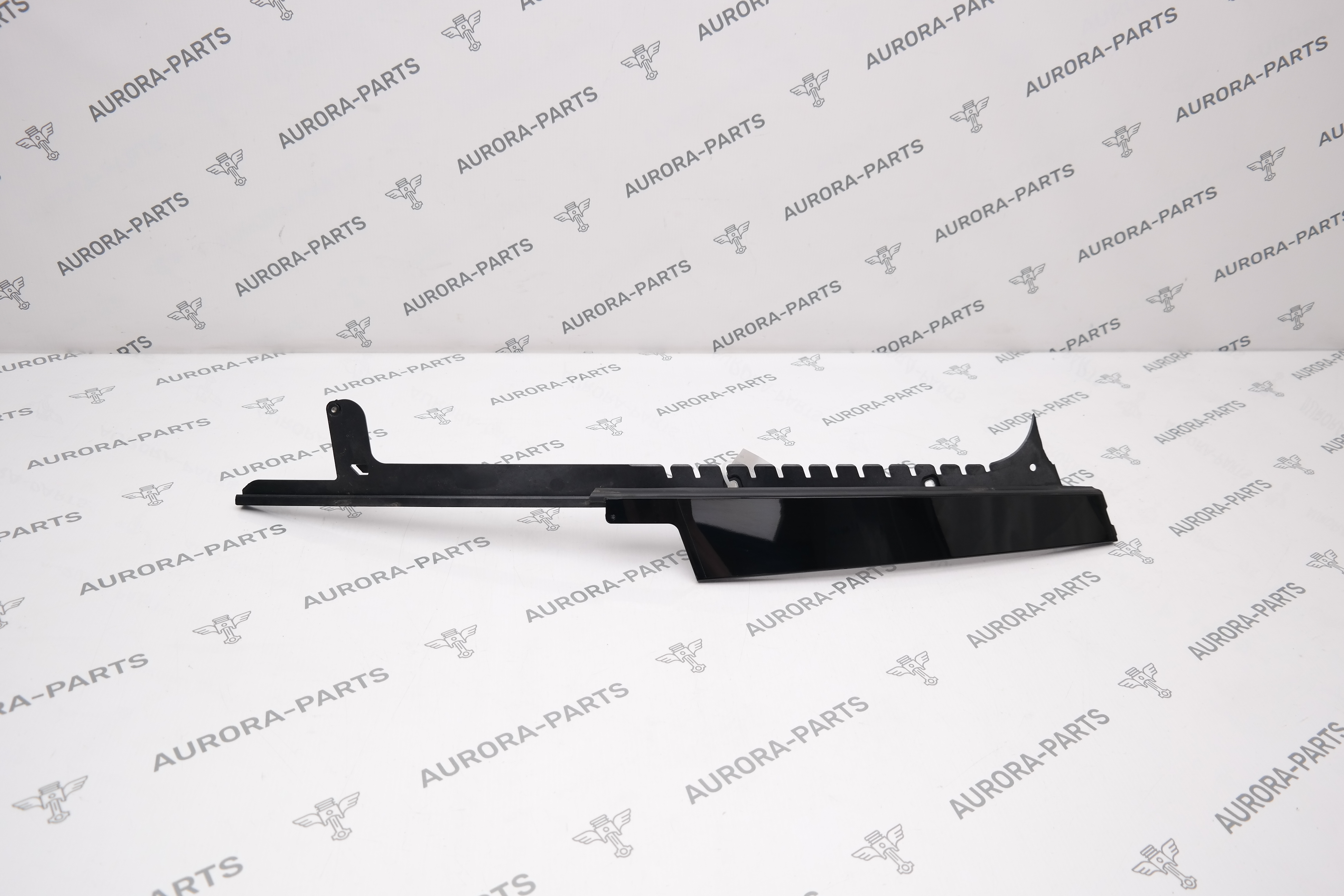 Накладка вертикальная передней двери (стойка B) LH Porsche Panamera