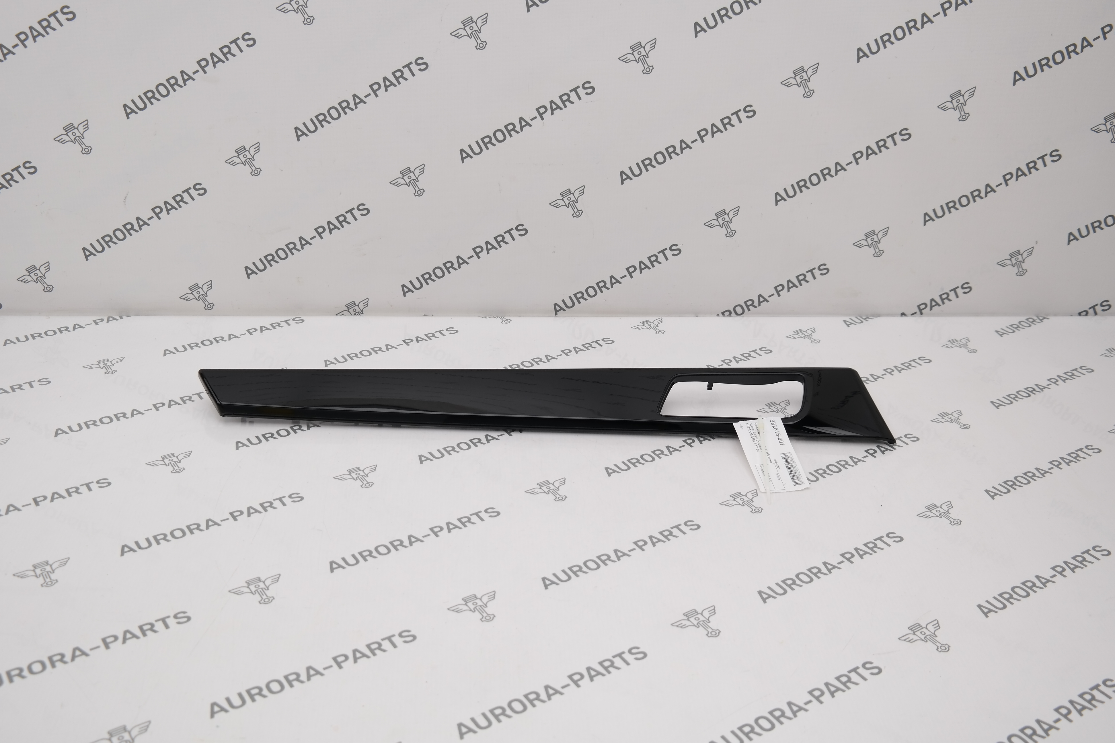 Накладка декоративная обшивки задней двери (Черный глянец) LH Porsche Panamera