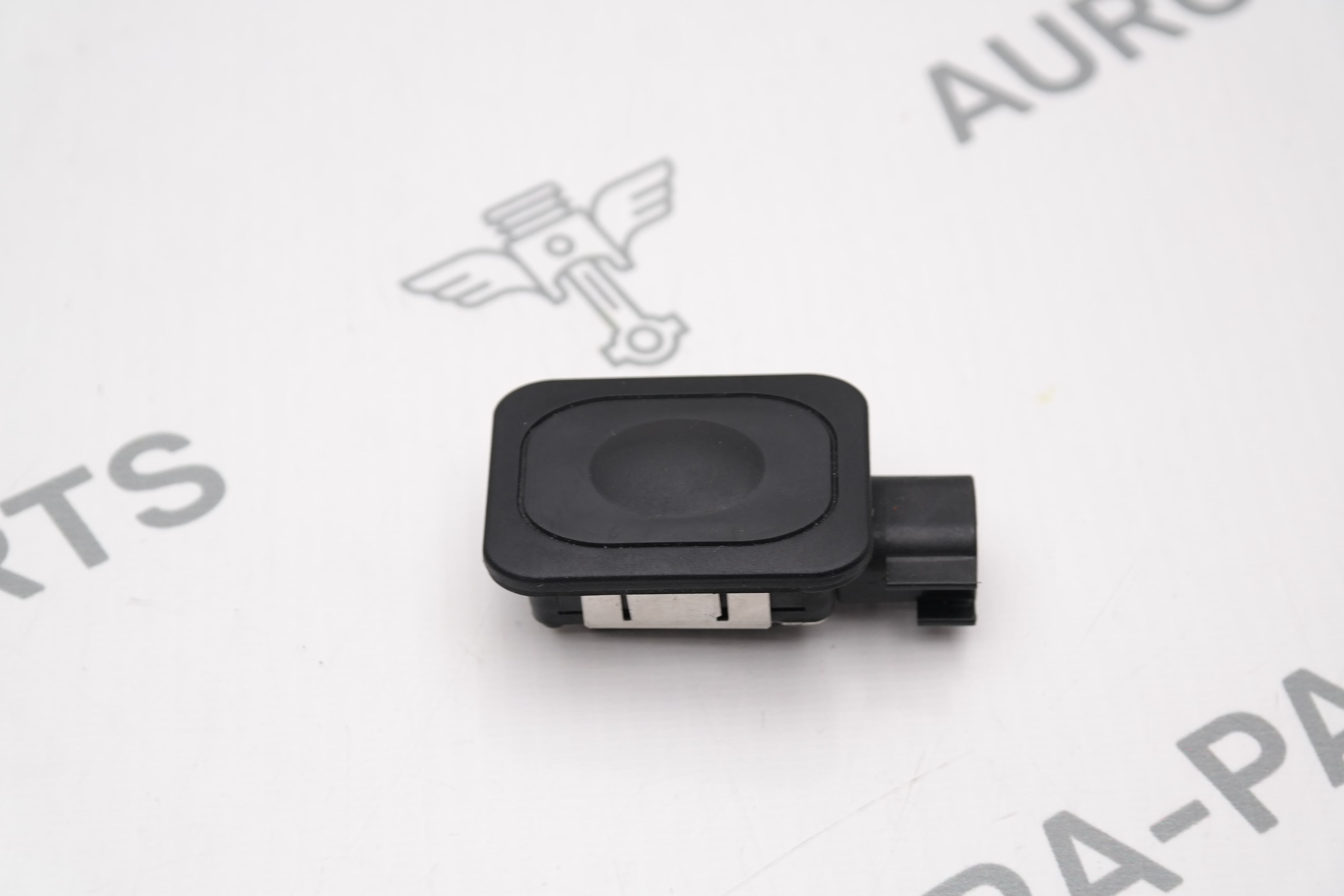 Кнопка крышки багажника Land Rover Range Rover Sport