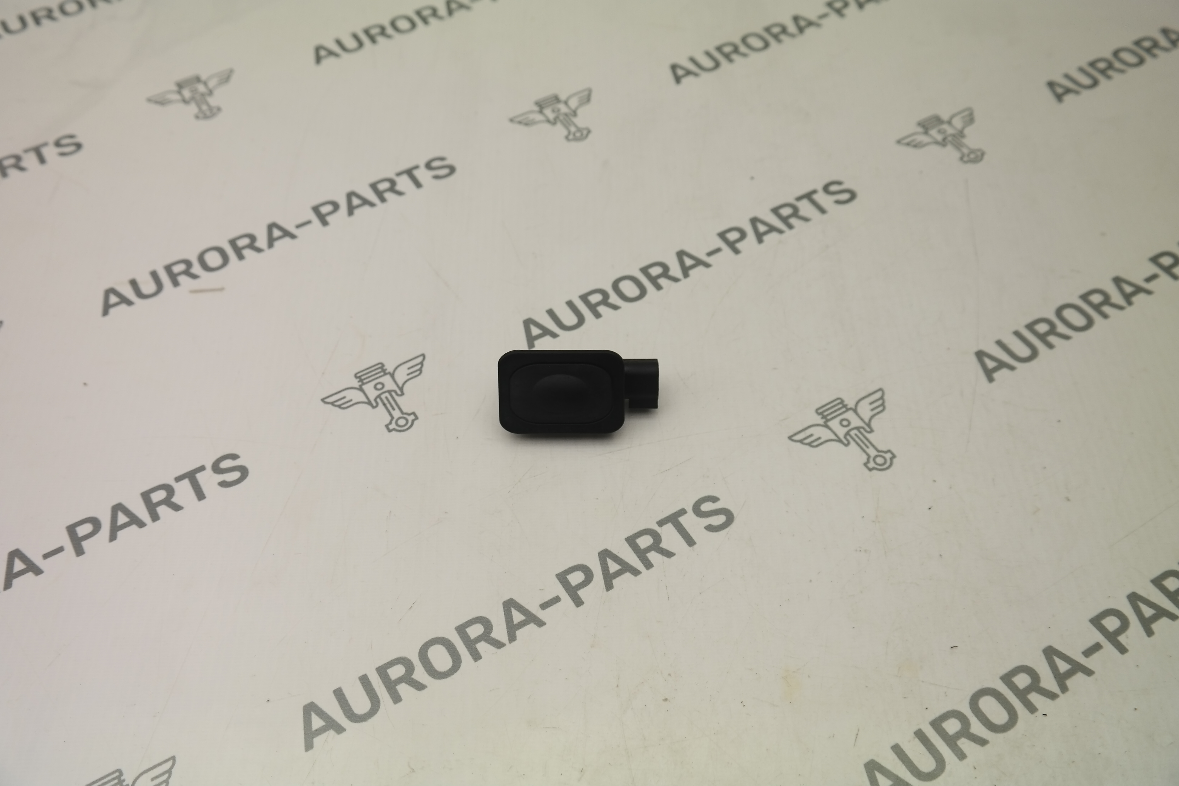 Кнопка крышки багажника Land Rover Range Rover Sport