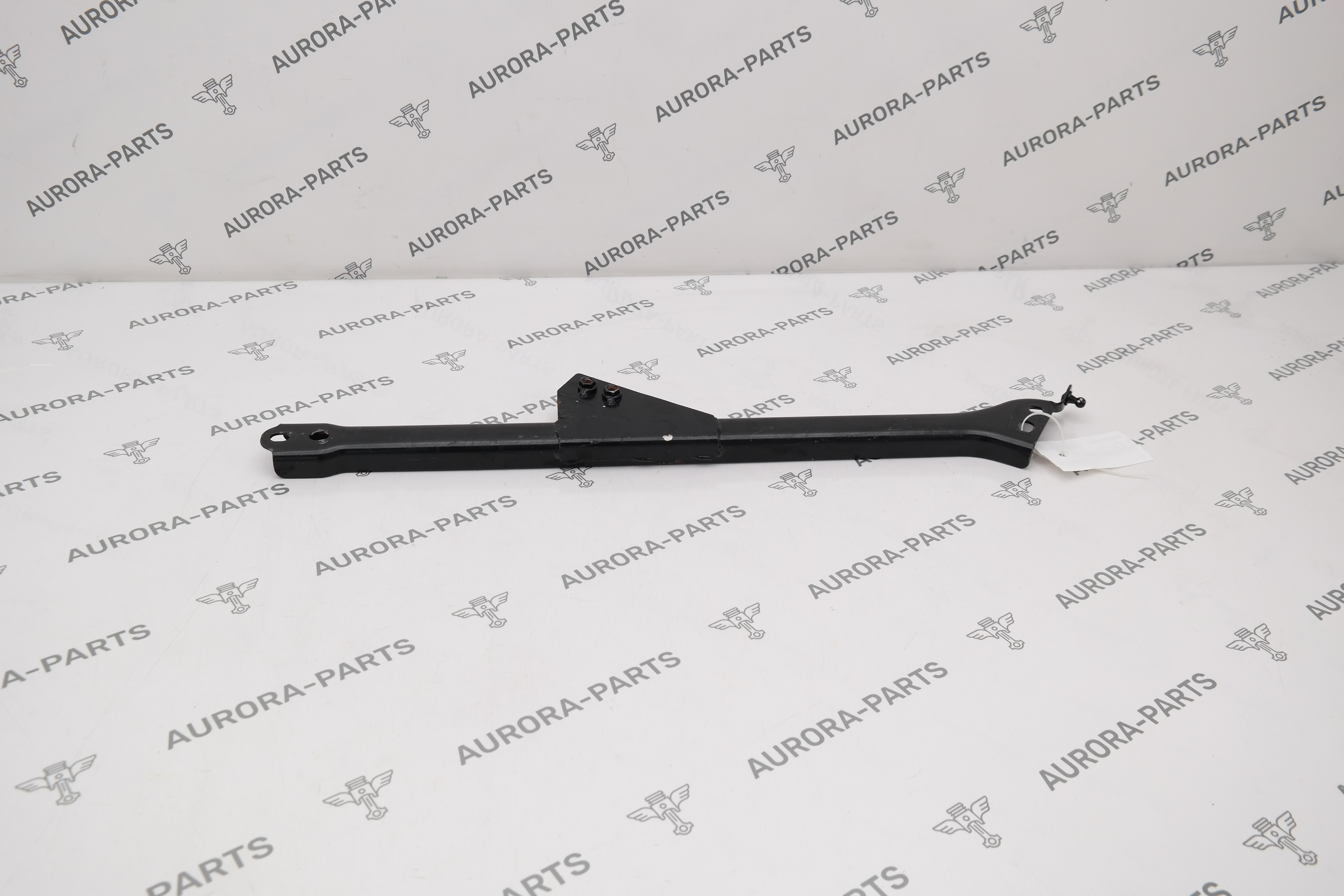 Распорка переднего лонжерона LH Land Rover Defender