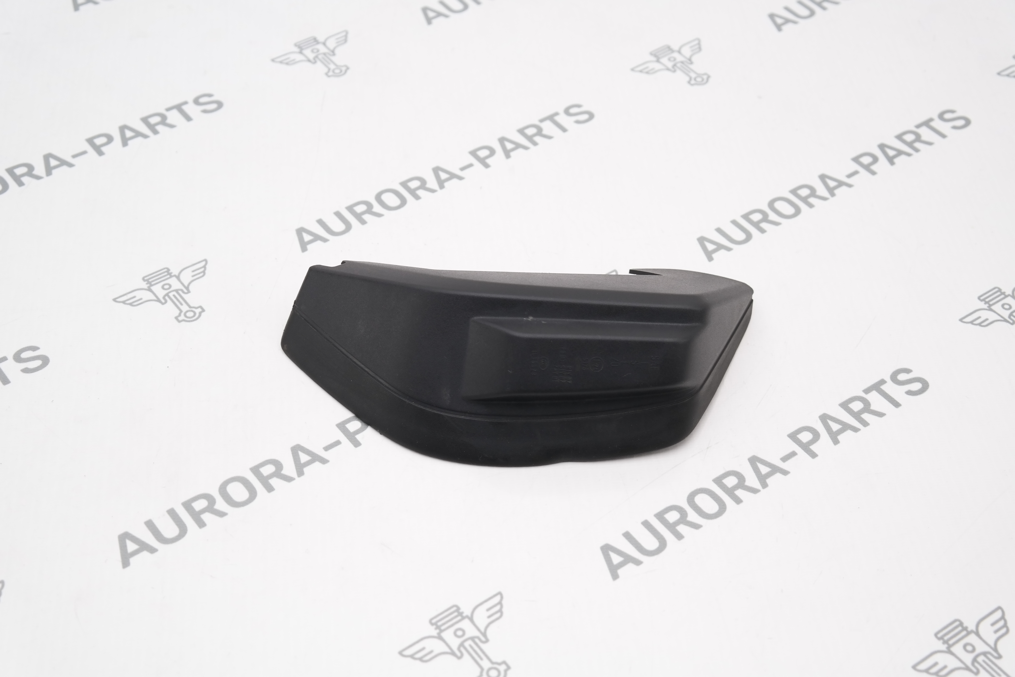 Накладка фонаря крышки багажника RH Porsche Panamera