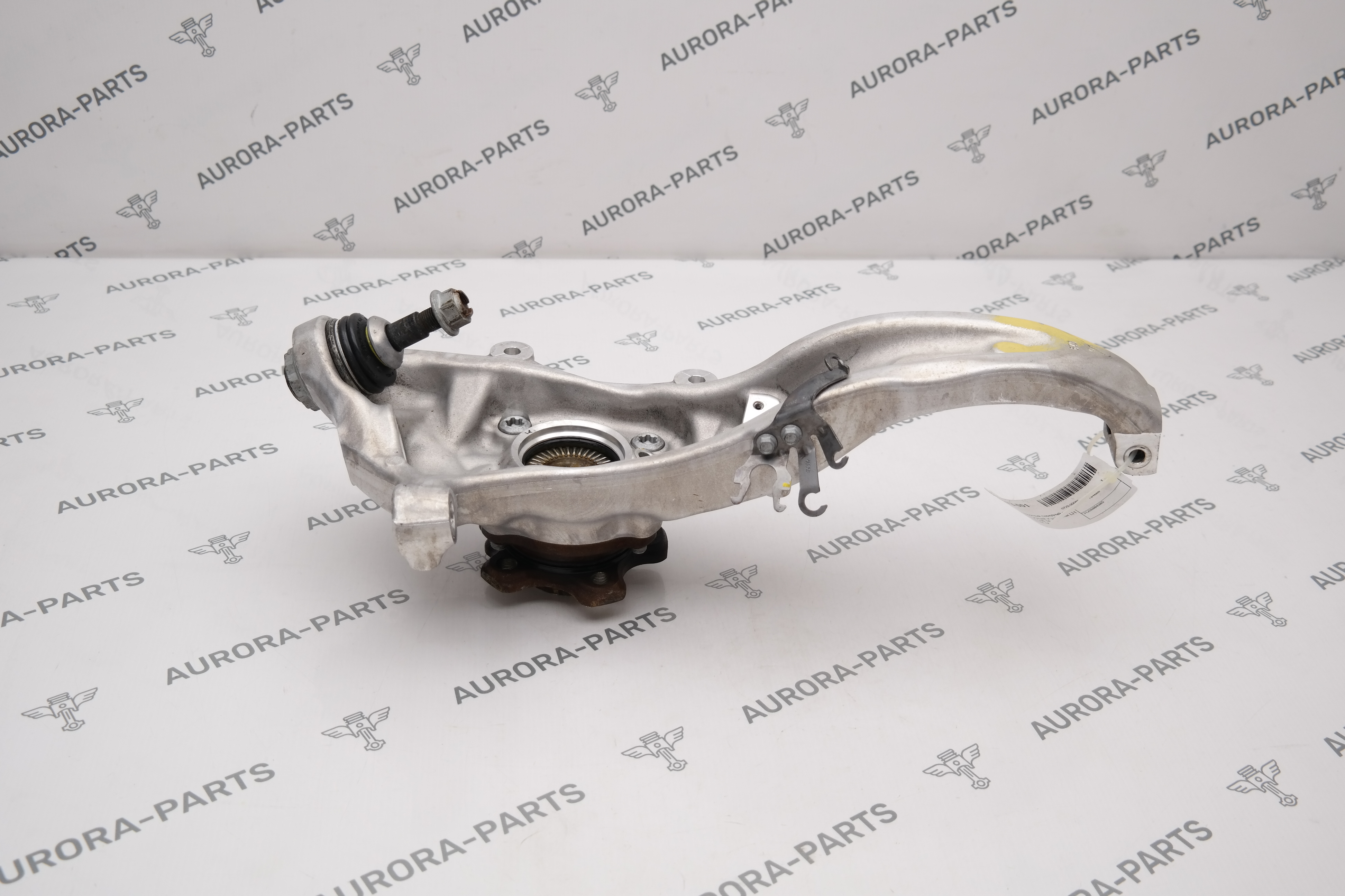 Кулак поворотный передний в сборе со ступицей и шаровой LH (2025г.в.) BMW 5-Series