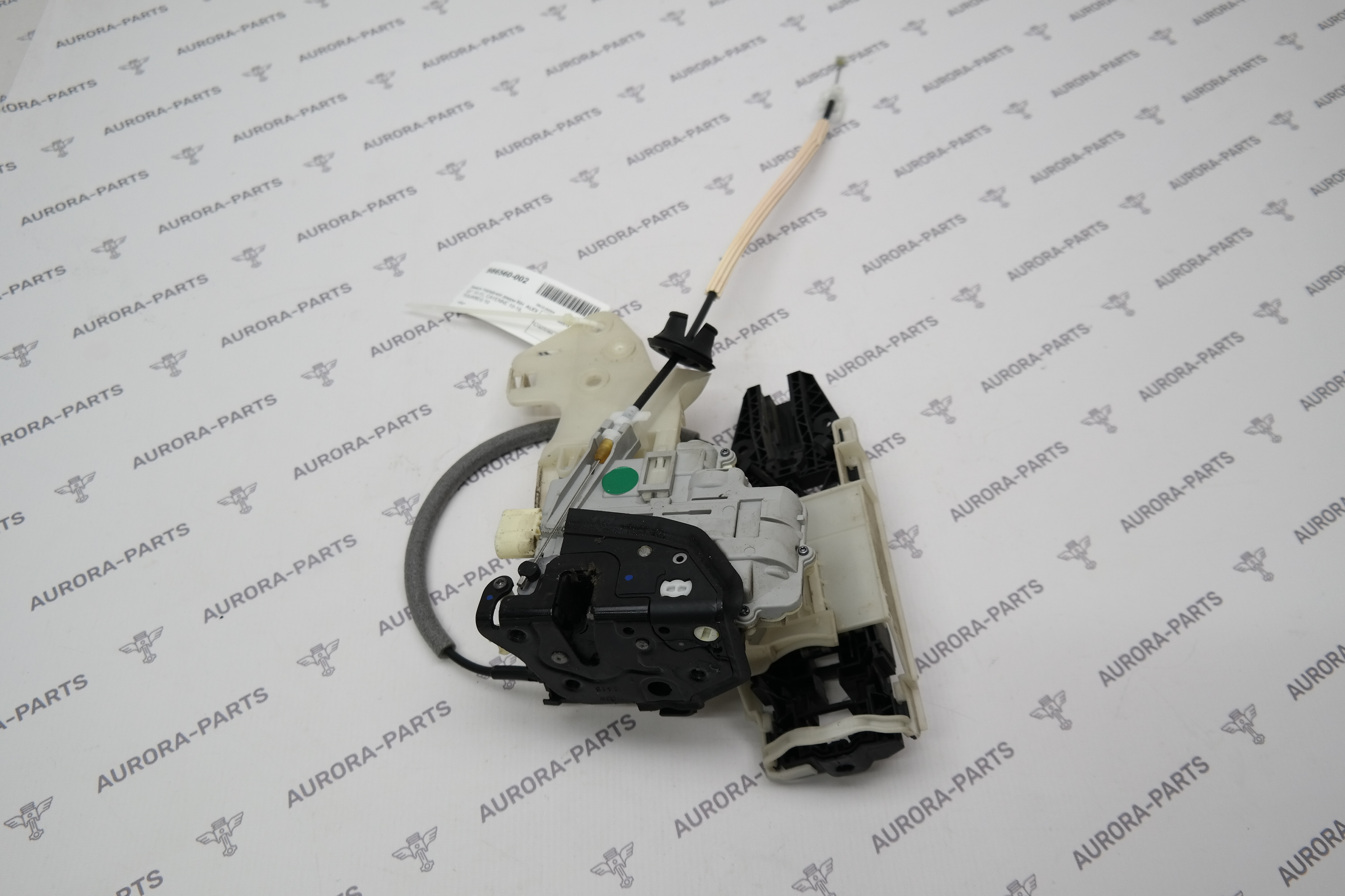 Замок передней двери RH Audi Q7