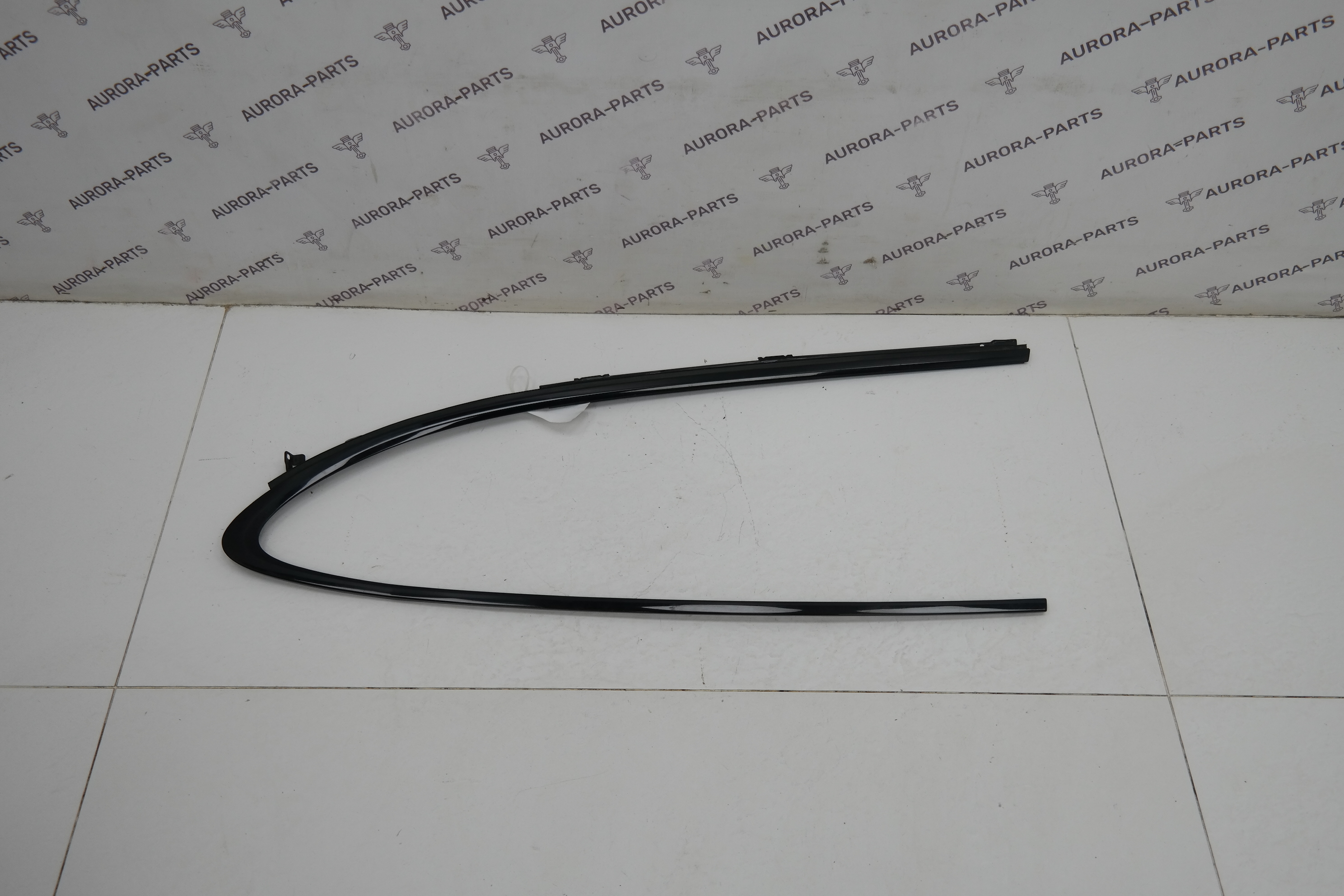 Молдинг стекла задней двери LH Porsche Panamera