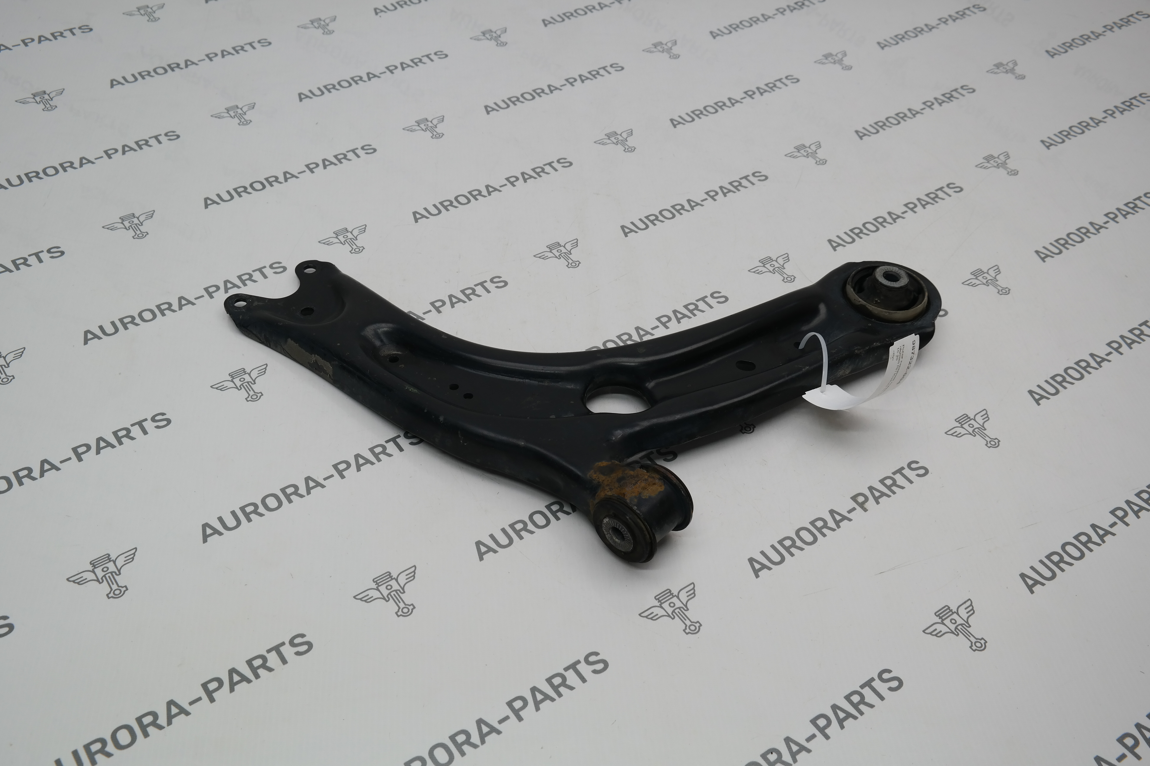 Рычаг передней подвески нижний RH VW Tiguan