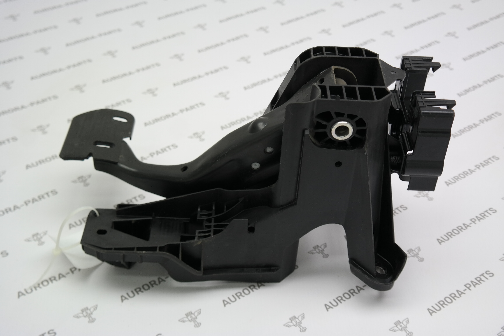 Педаль тормоза в сборе с кронштейном VW Tiguan