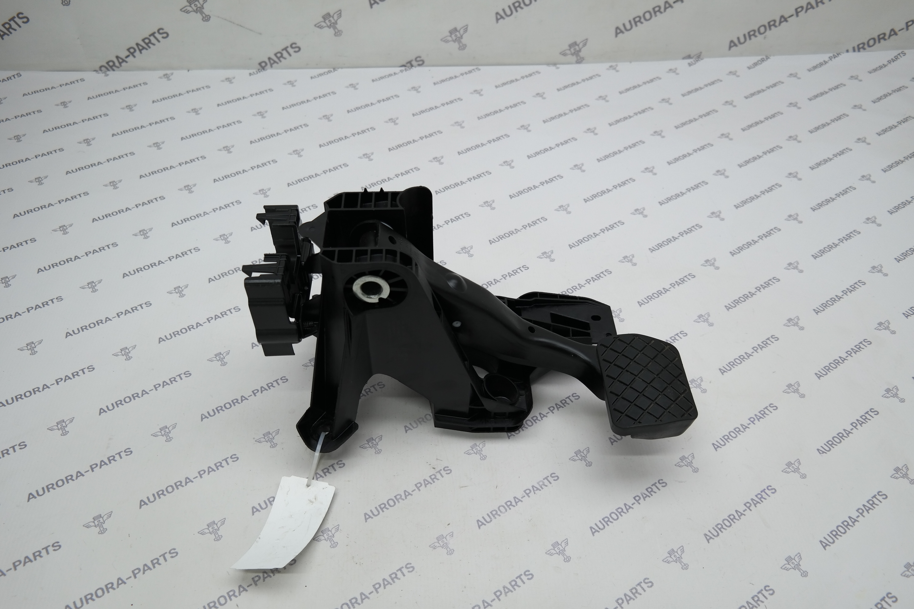 Педаль тормоза в сборе с кронштейном VW Tiguan