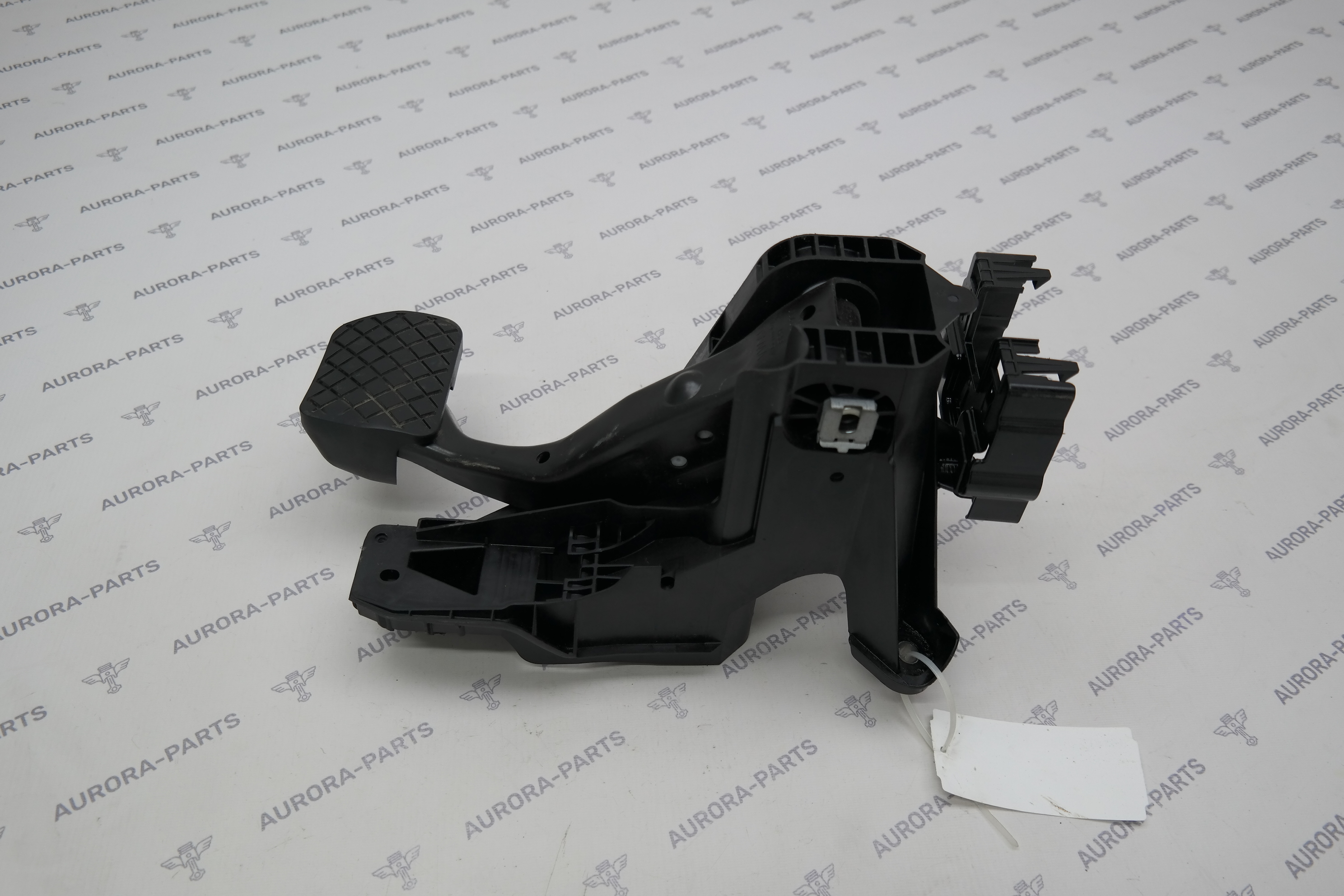 Педаль тормоза в сборе с кронштейном VW Tiguan