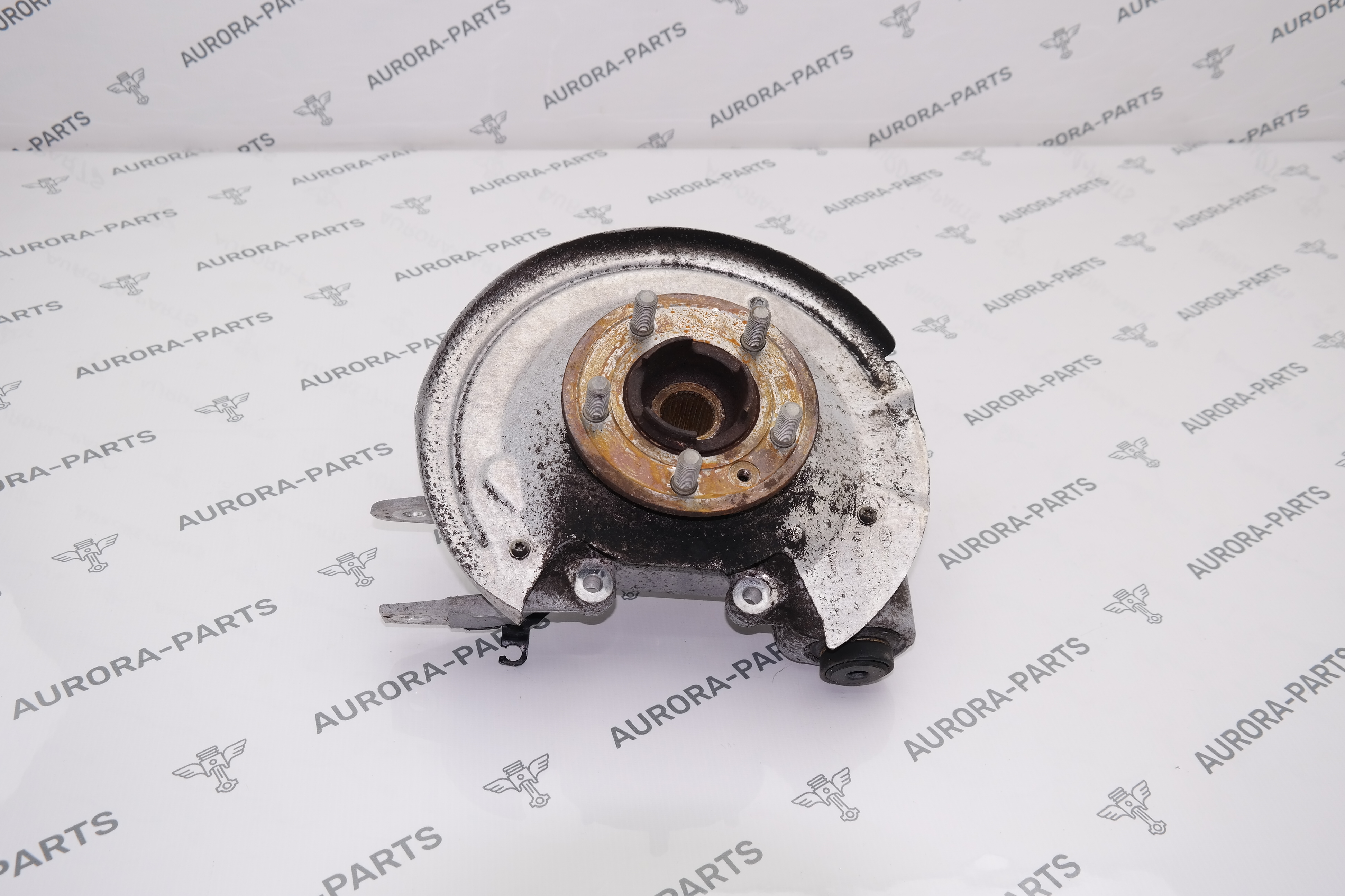 Кулак поворотный задний RH Land Rover Defender