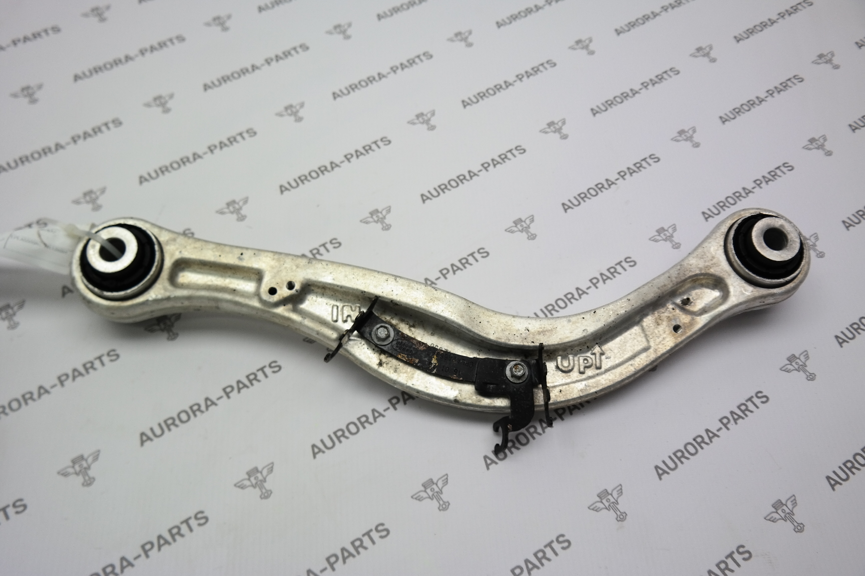 Рычаг задней подвески верхний LH=RH Land Rover Defender