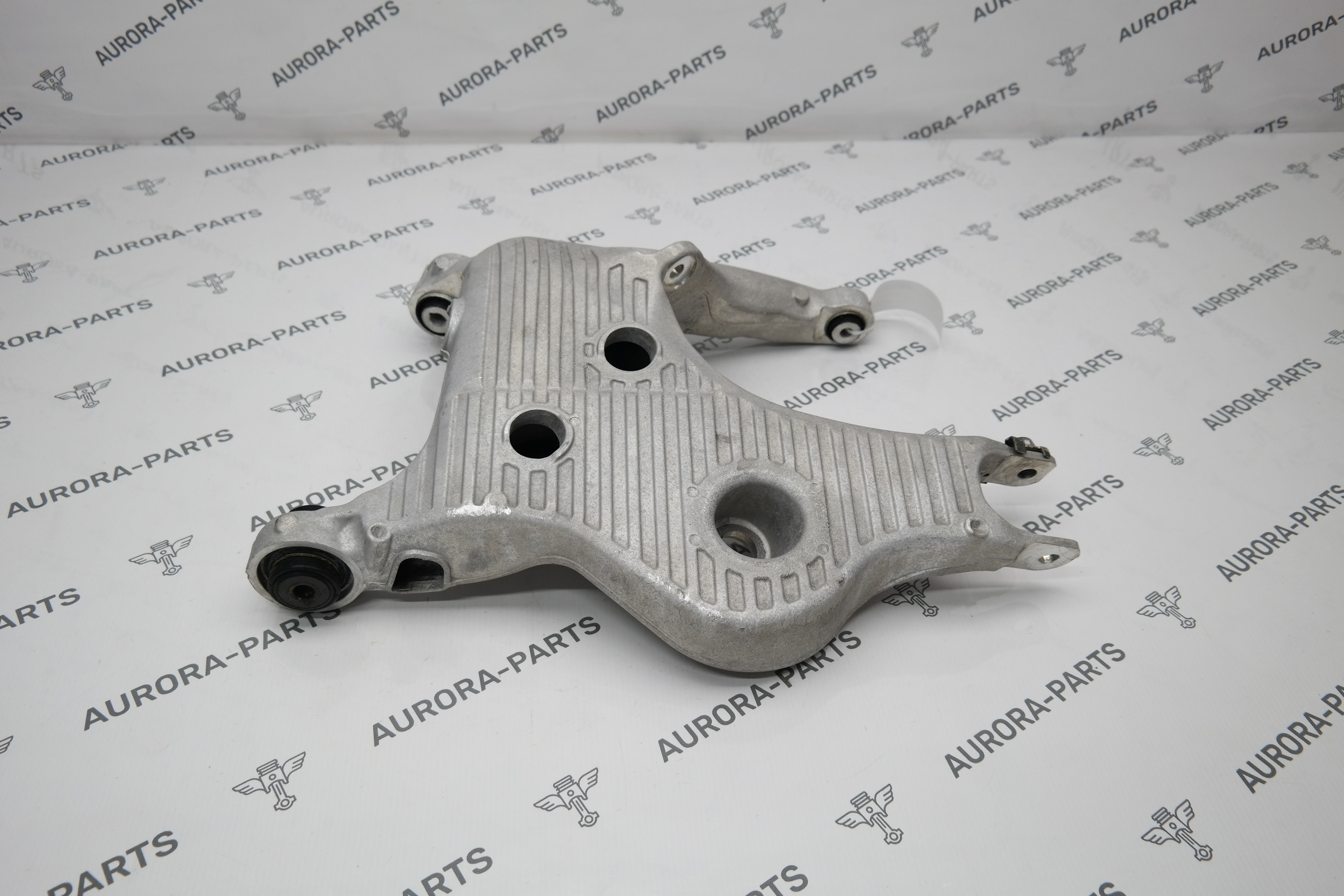 Рычаг нижний задней подвески LH Land Rover Defender