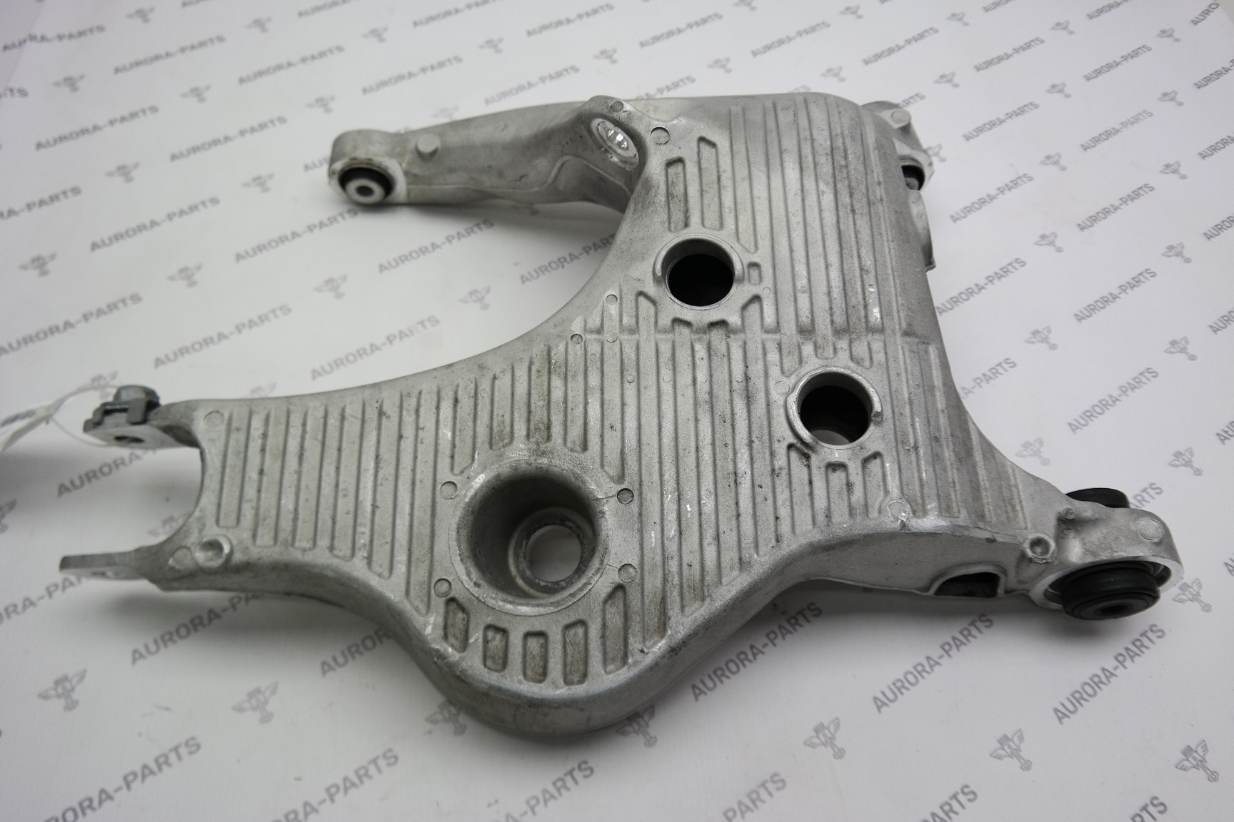 Рычаг нижний задней подвески RH Land Rover Defender