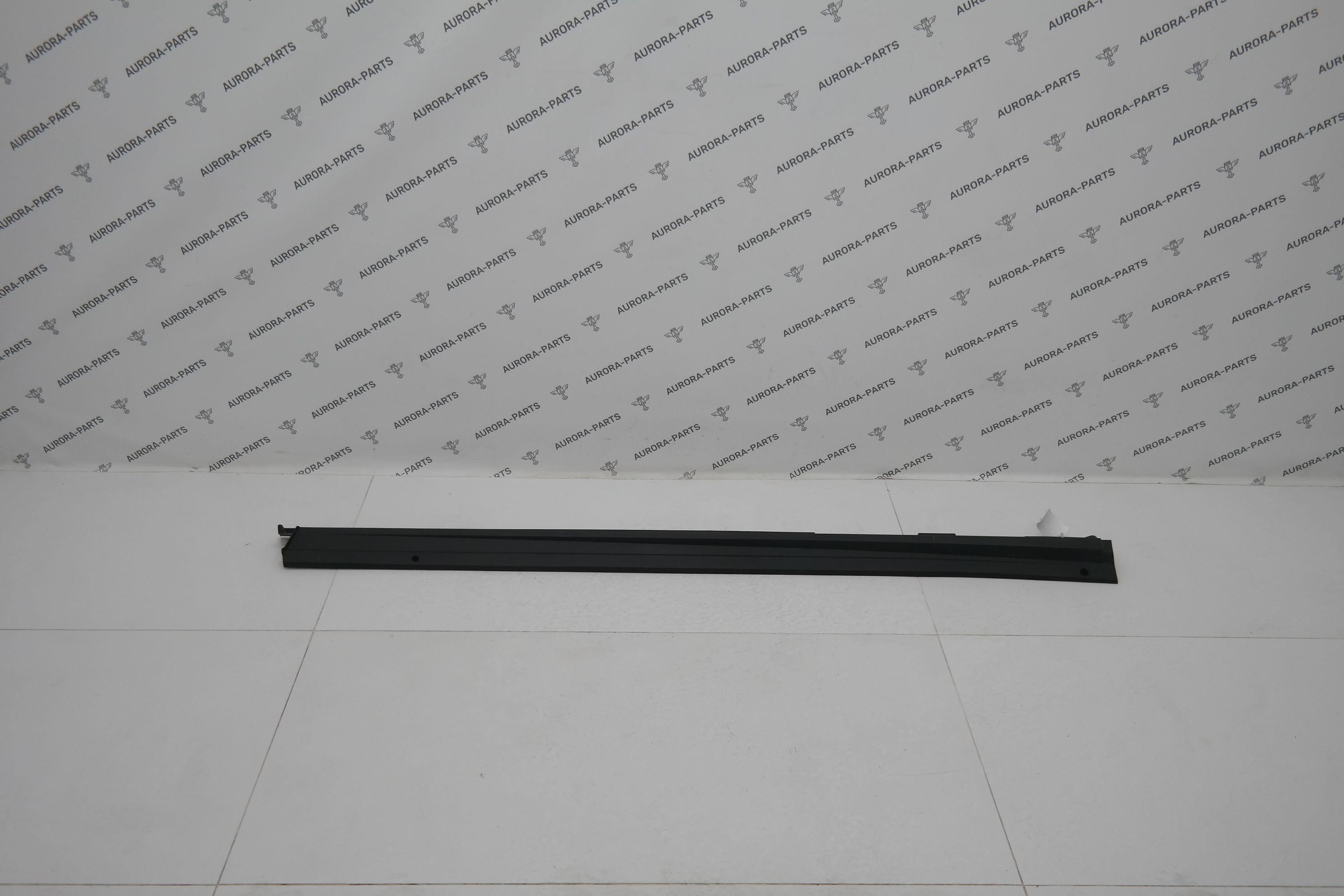 Молдинг наружнего порога RH Toyota RAV 4