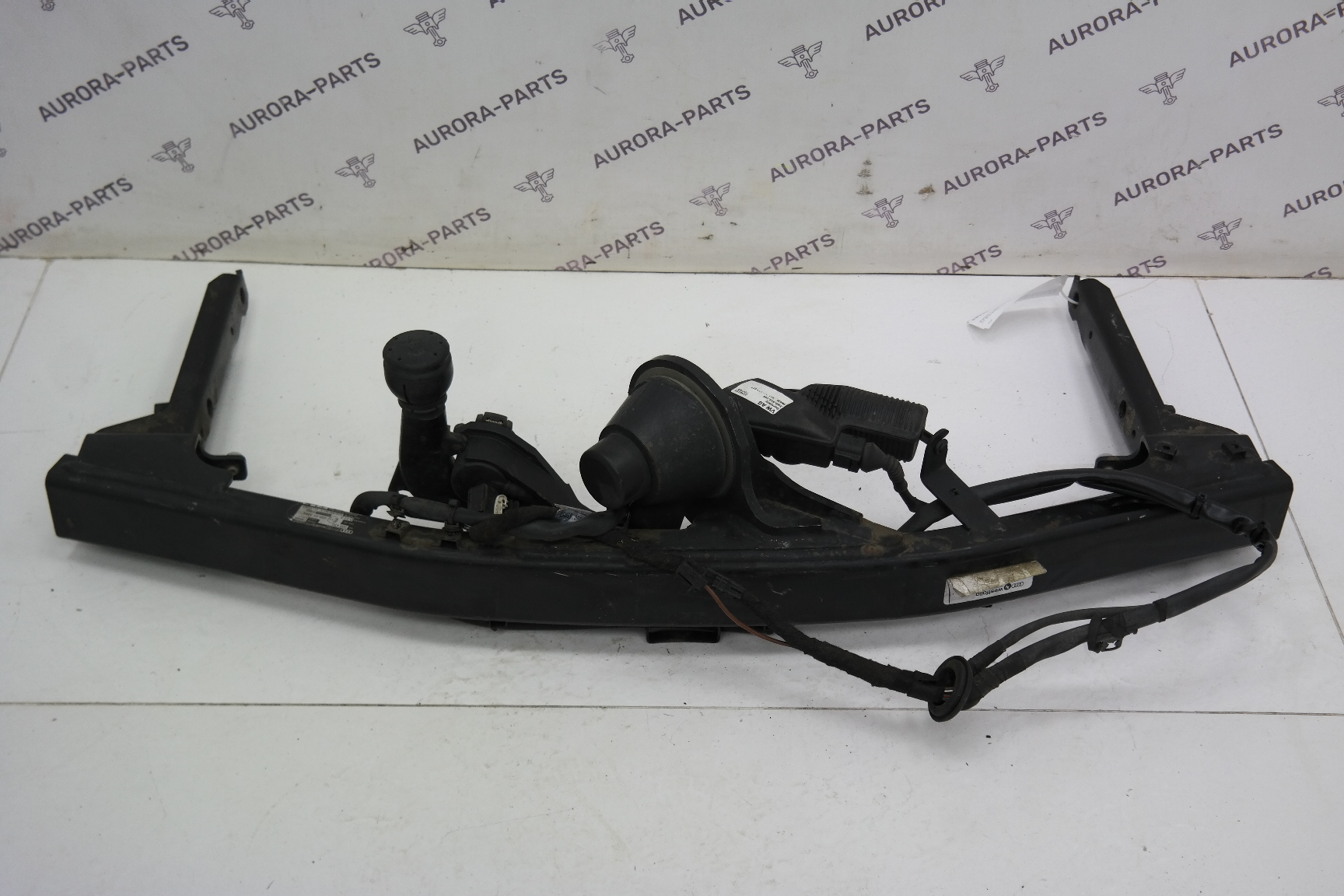 Фаркоп с электроприводом Audi A4