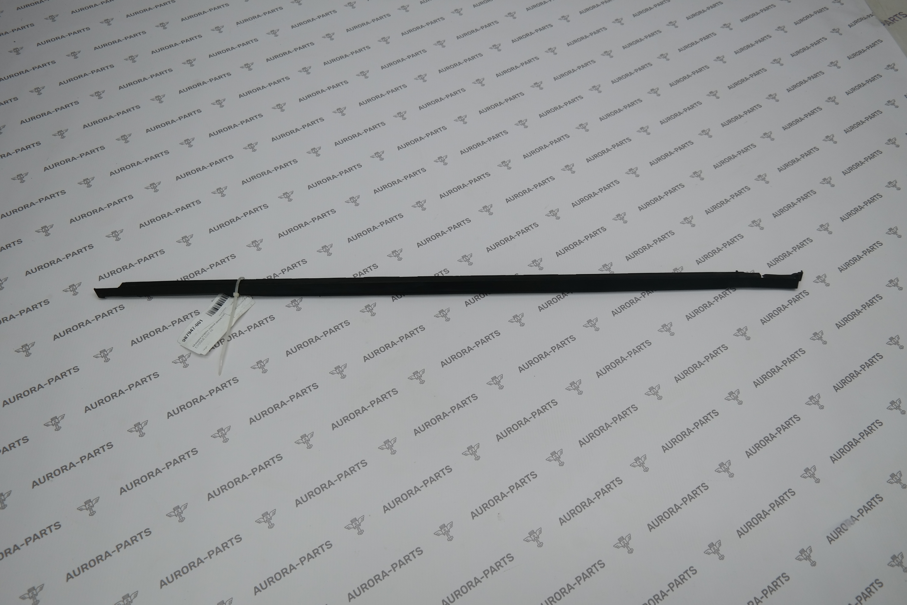 Молдинг стекла задней двери LH Land Rover Range Rover Evoque