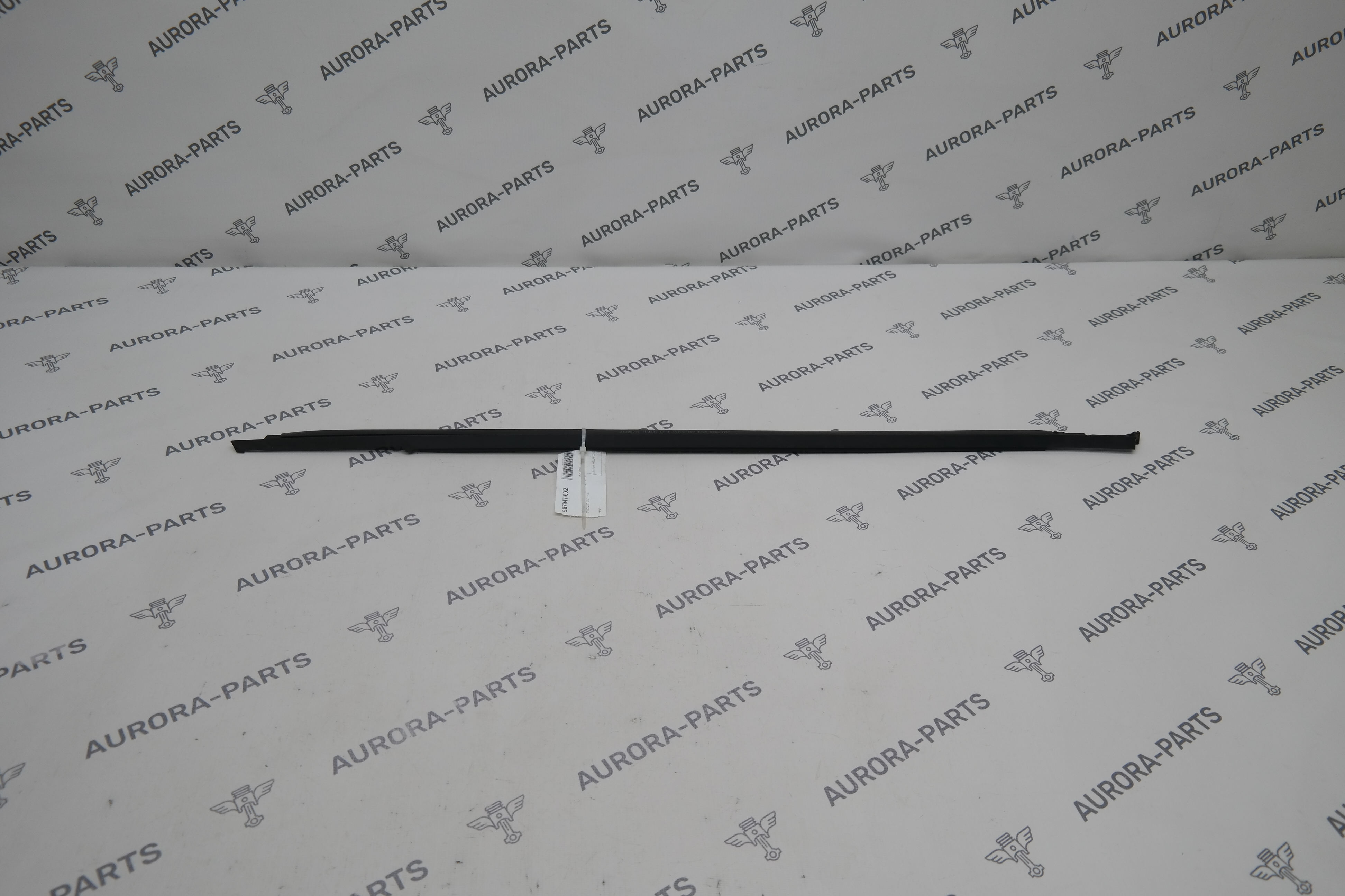 Молдинг стекла задней двери LH Land Rover Range Rover Evoque