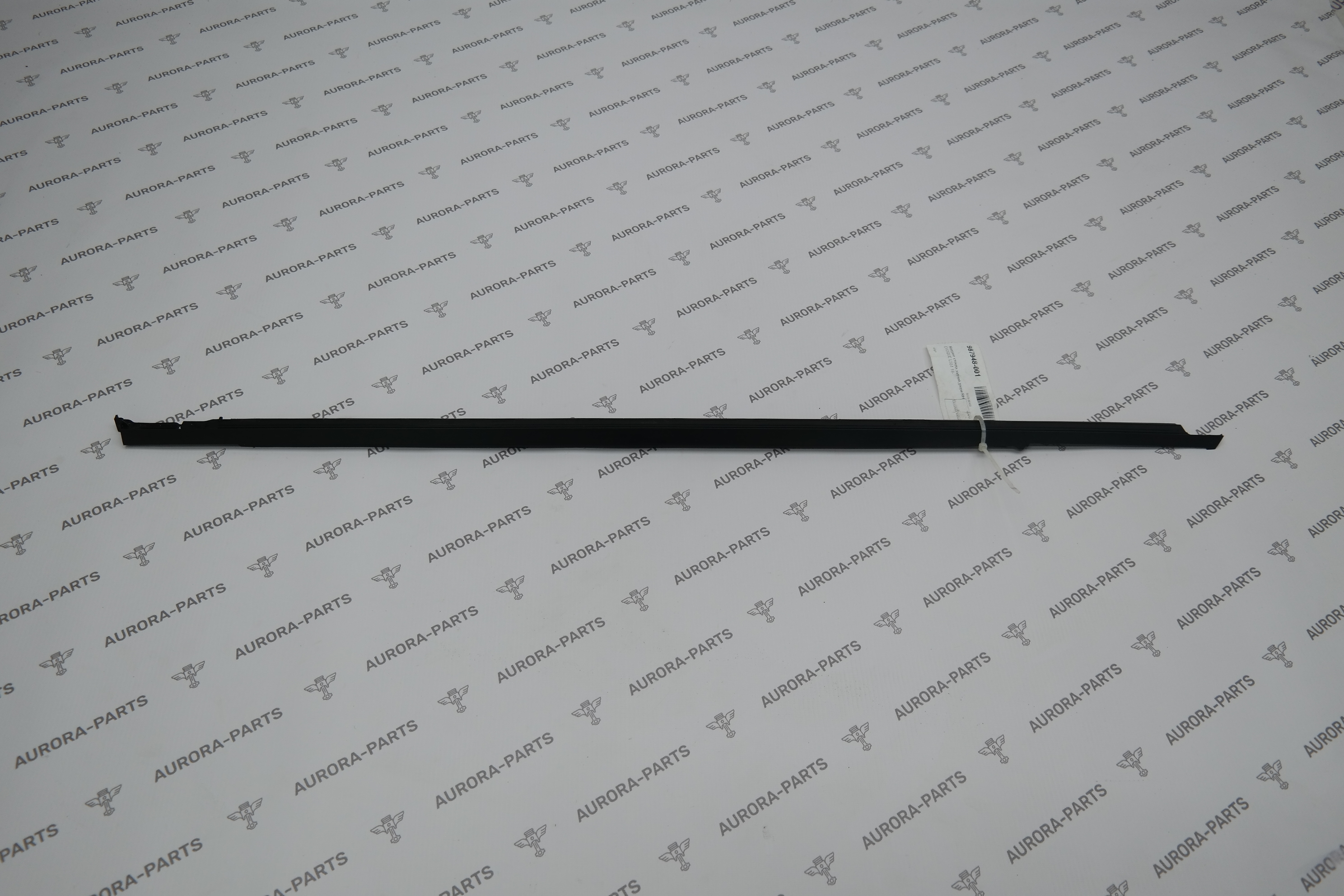 Молдинг стекла задней двери RH Land Rover Range Rover Evoque