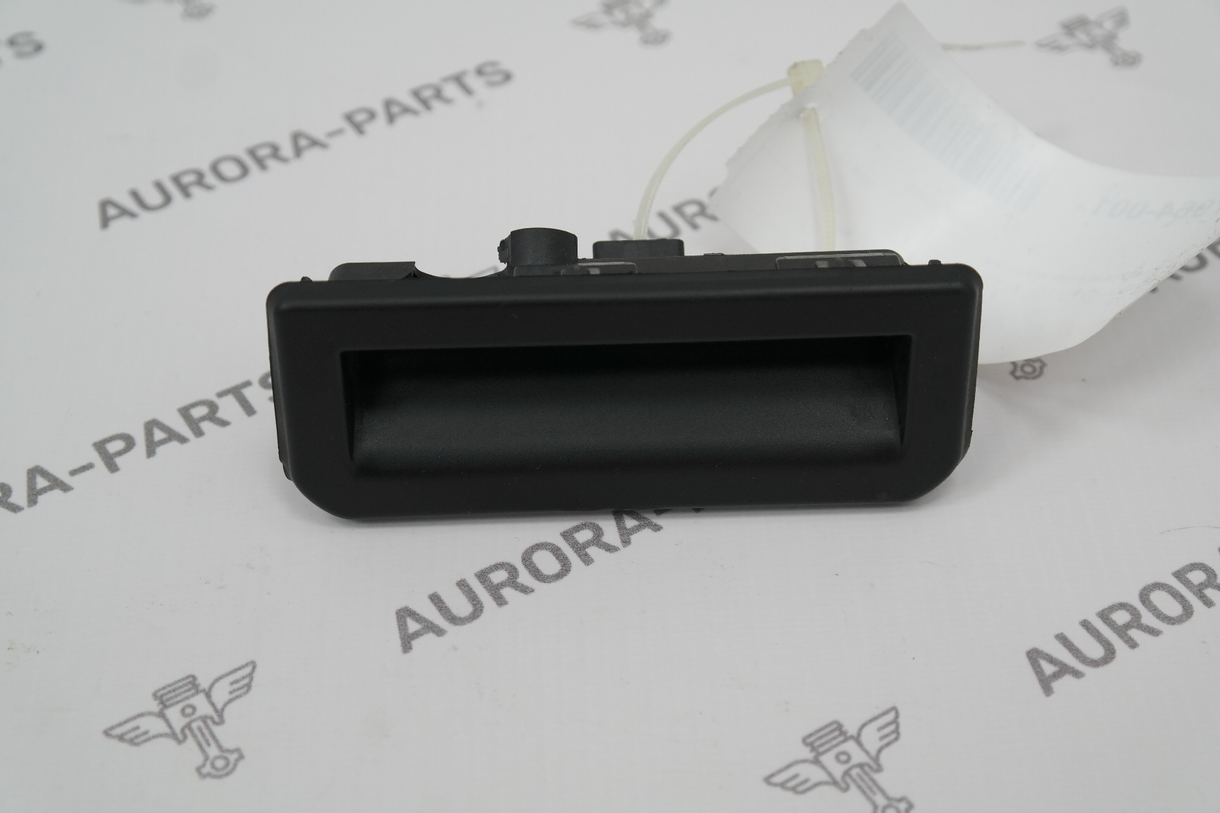 Кнопка открывания крышки багажника Audi Q5