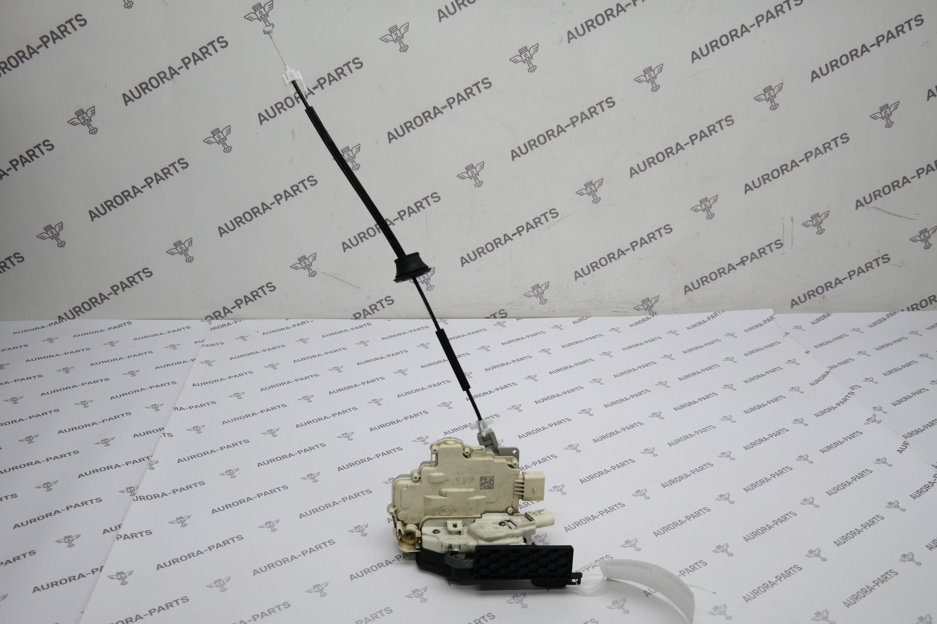 Замок двери передней RH Porsche Macan