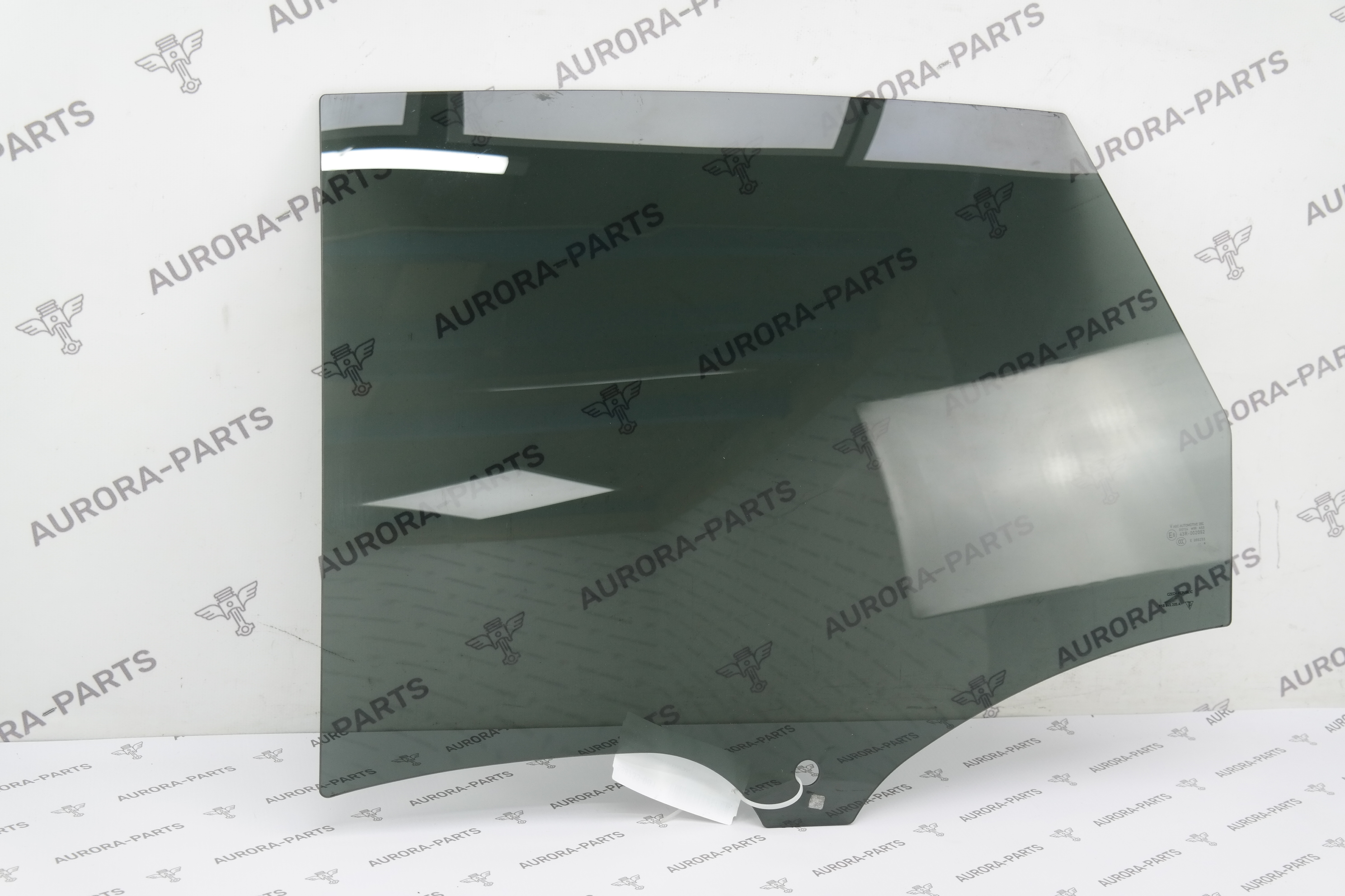 Стекло двери задней LH Porsche Macan