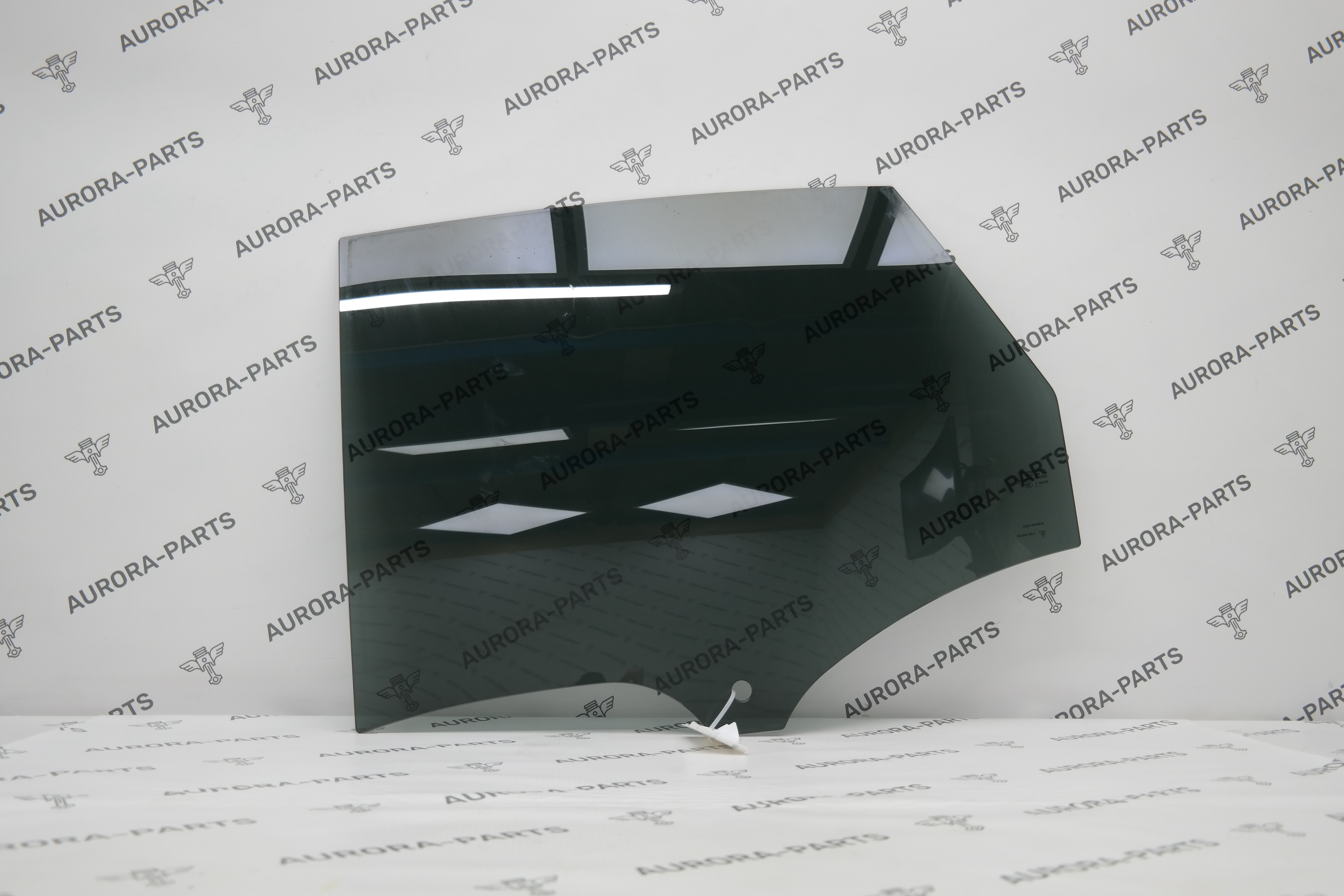 Стекло двери задней LH Porsche Macan