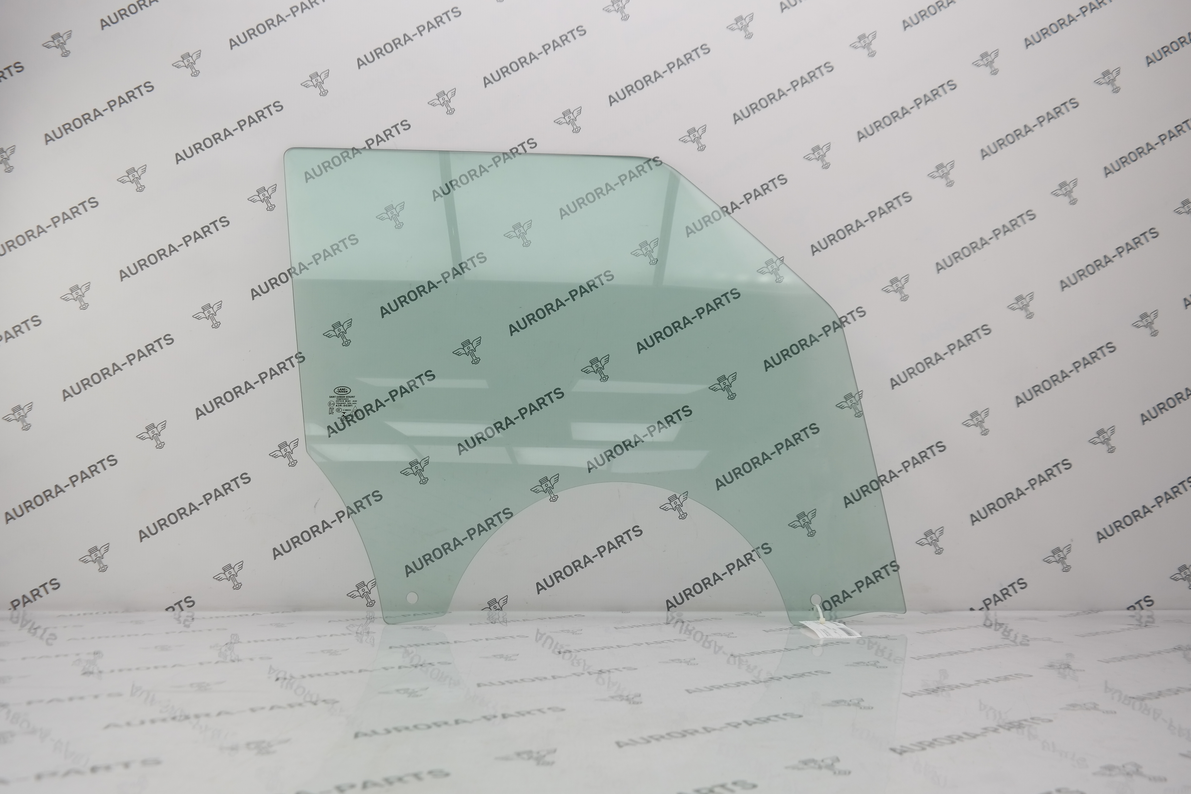 Стекло передней двери RH Land Rover Defender