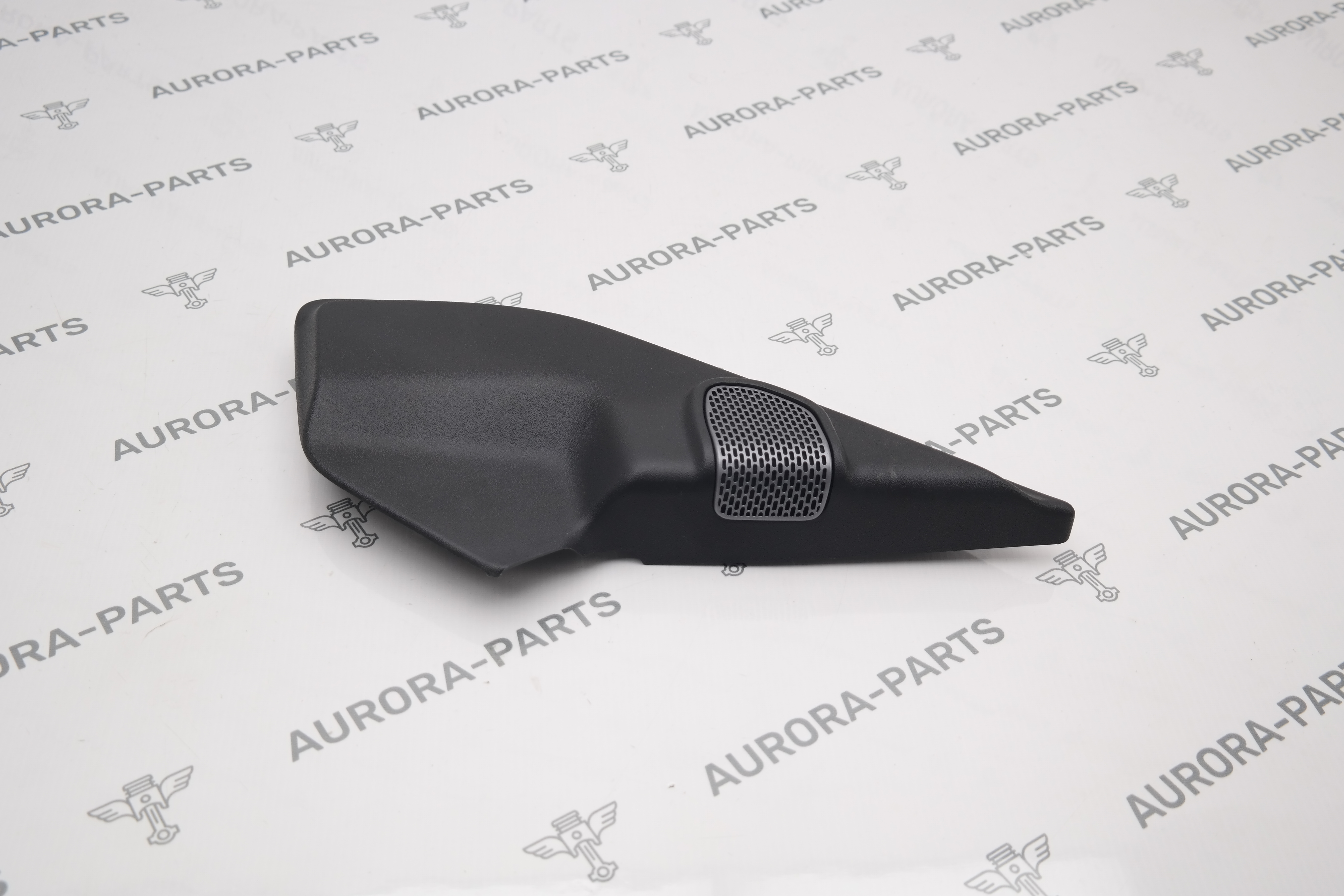 Накладка двери внутренняя RH (уголок) Land Rover Defender