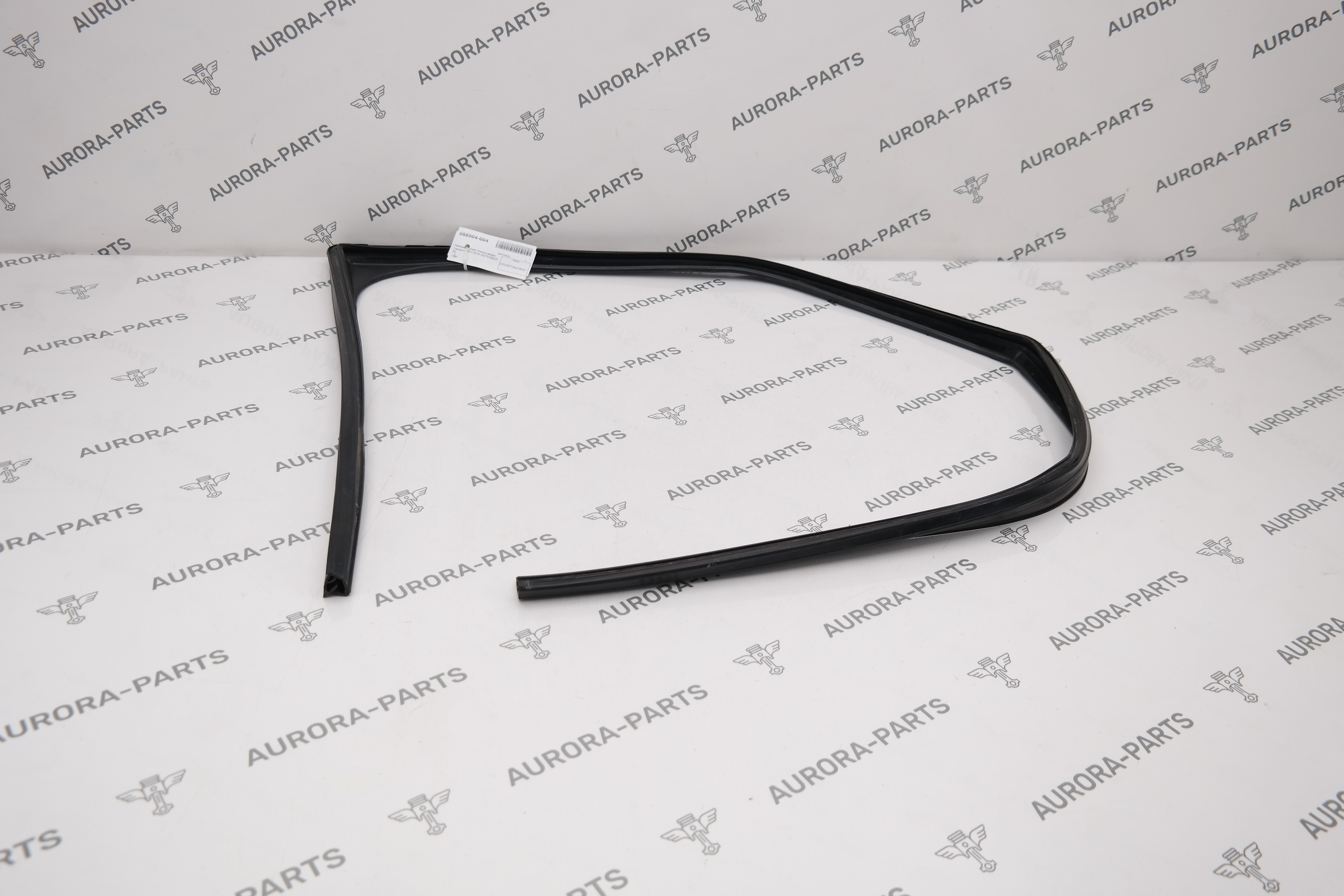 Направляющая стекла двери передней RH Land Rover Defender