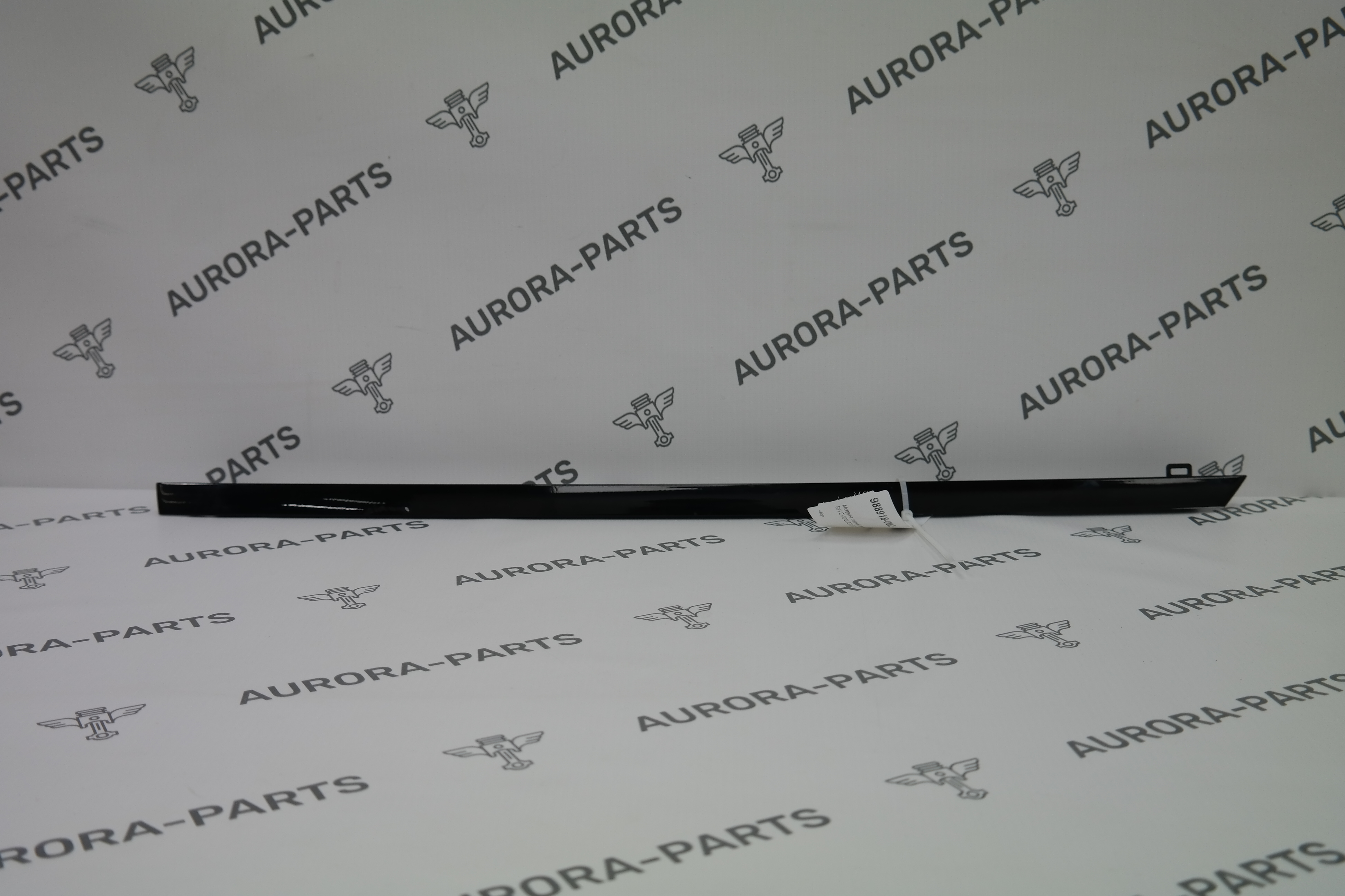 Молдинг задней двери верхний RH Land Rover Range Rover Evoque