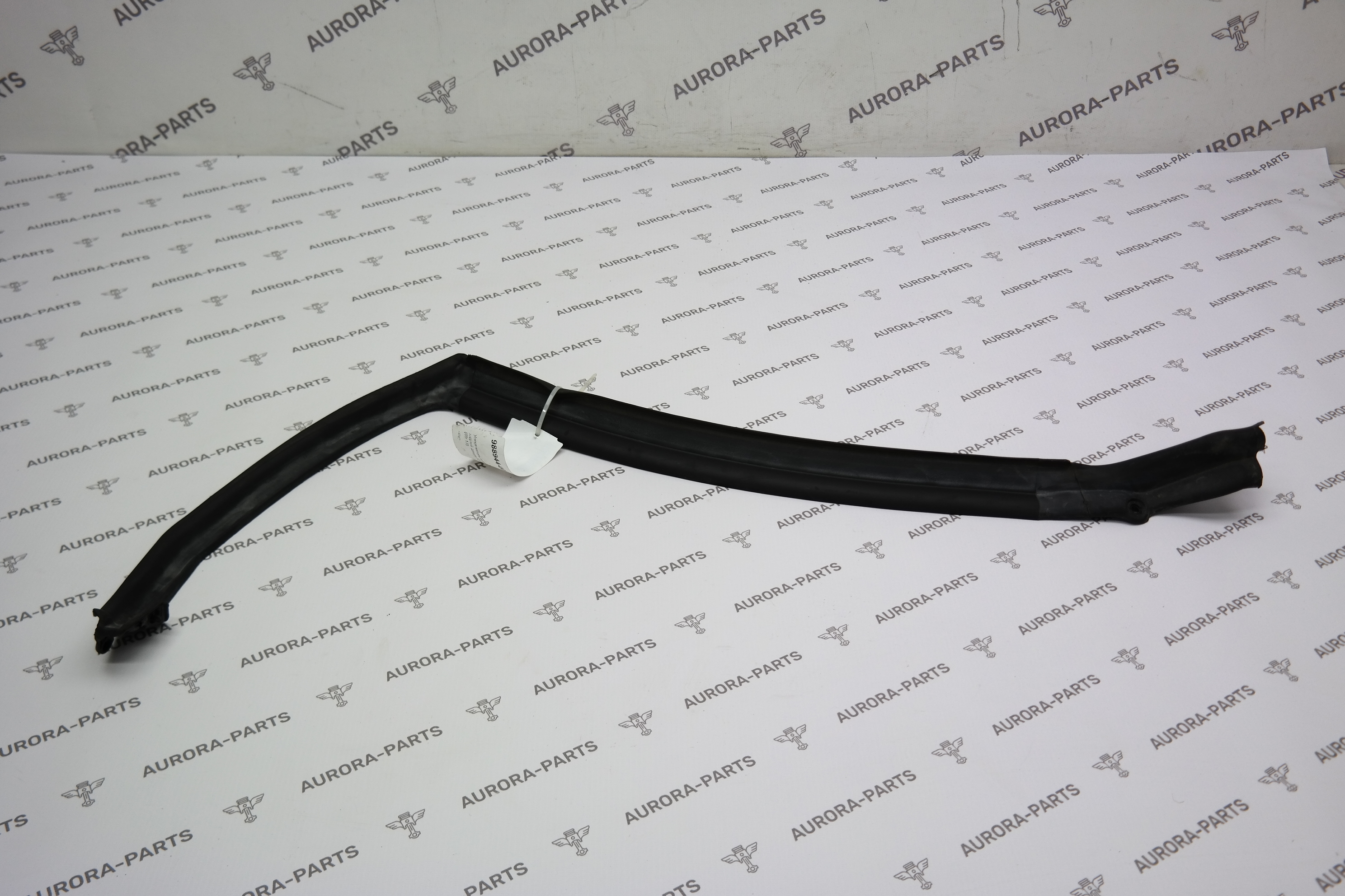 Уплотнитель колесной арки задней двери RH Land Rover Range Rover Sport