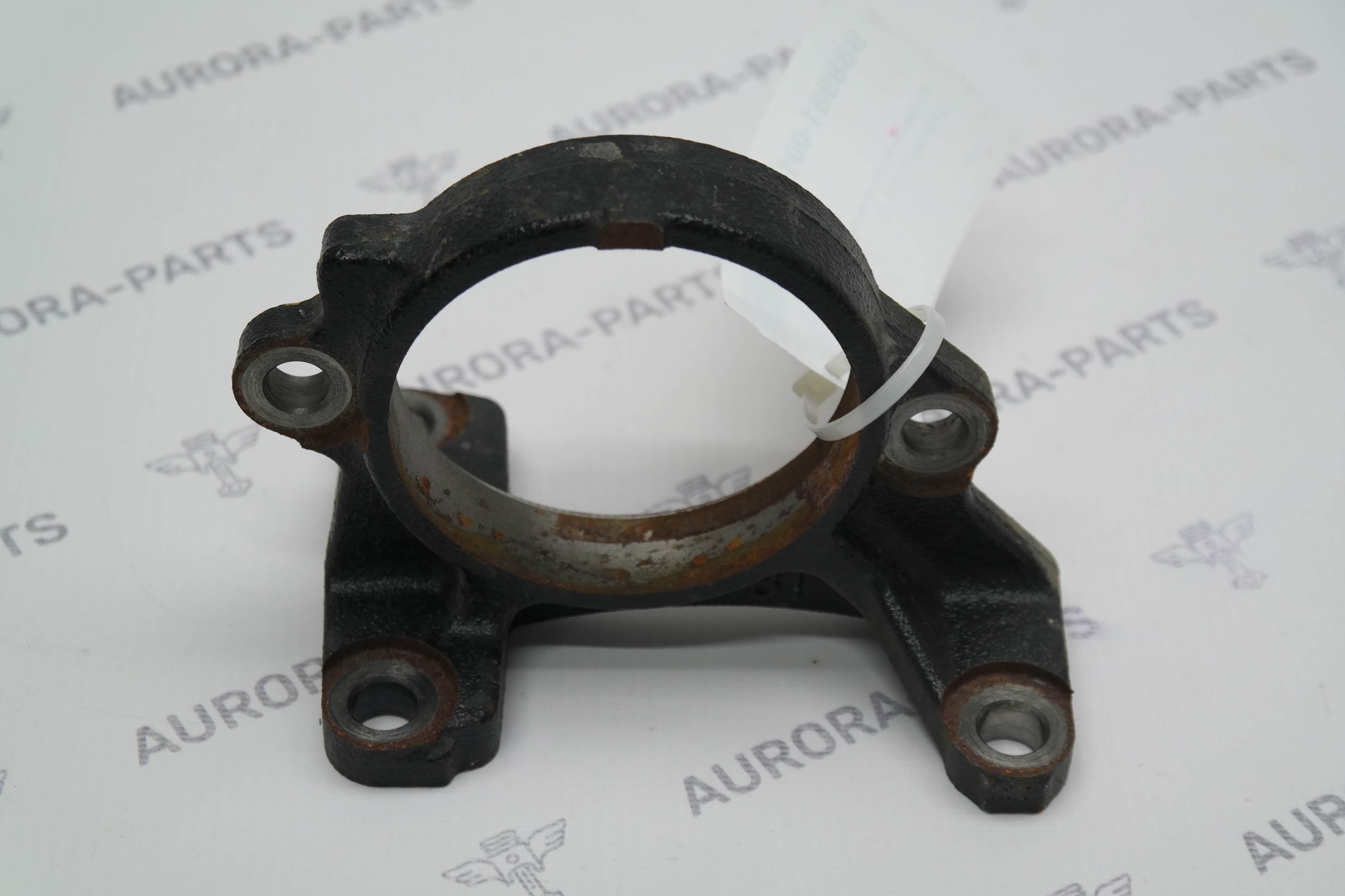 Кронштейн крепления правого привода Toyota RAV 4 