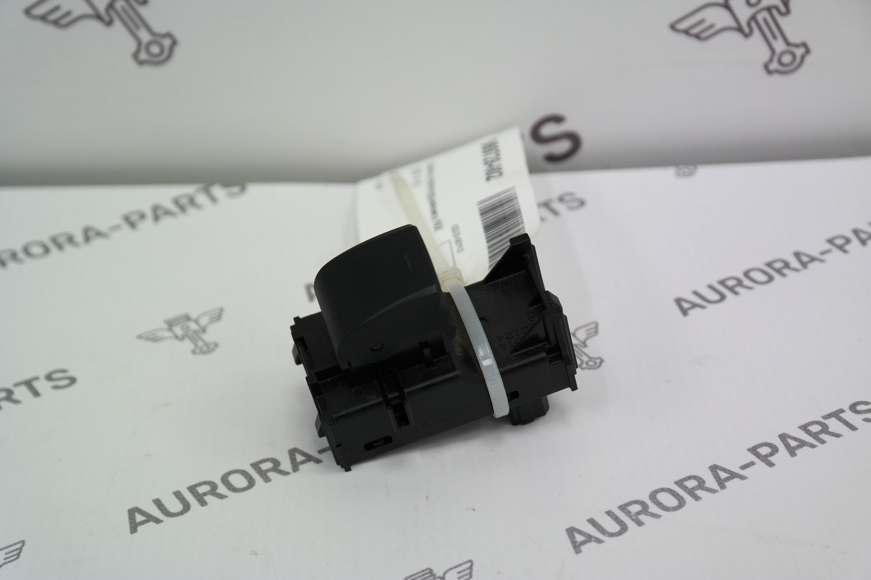 Кнопка стеклоподъемника Lexus NX 200