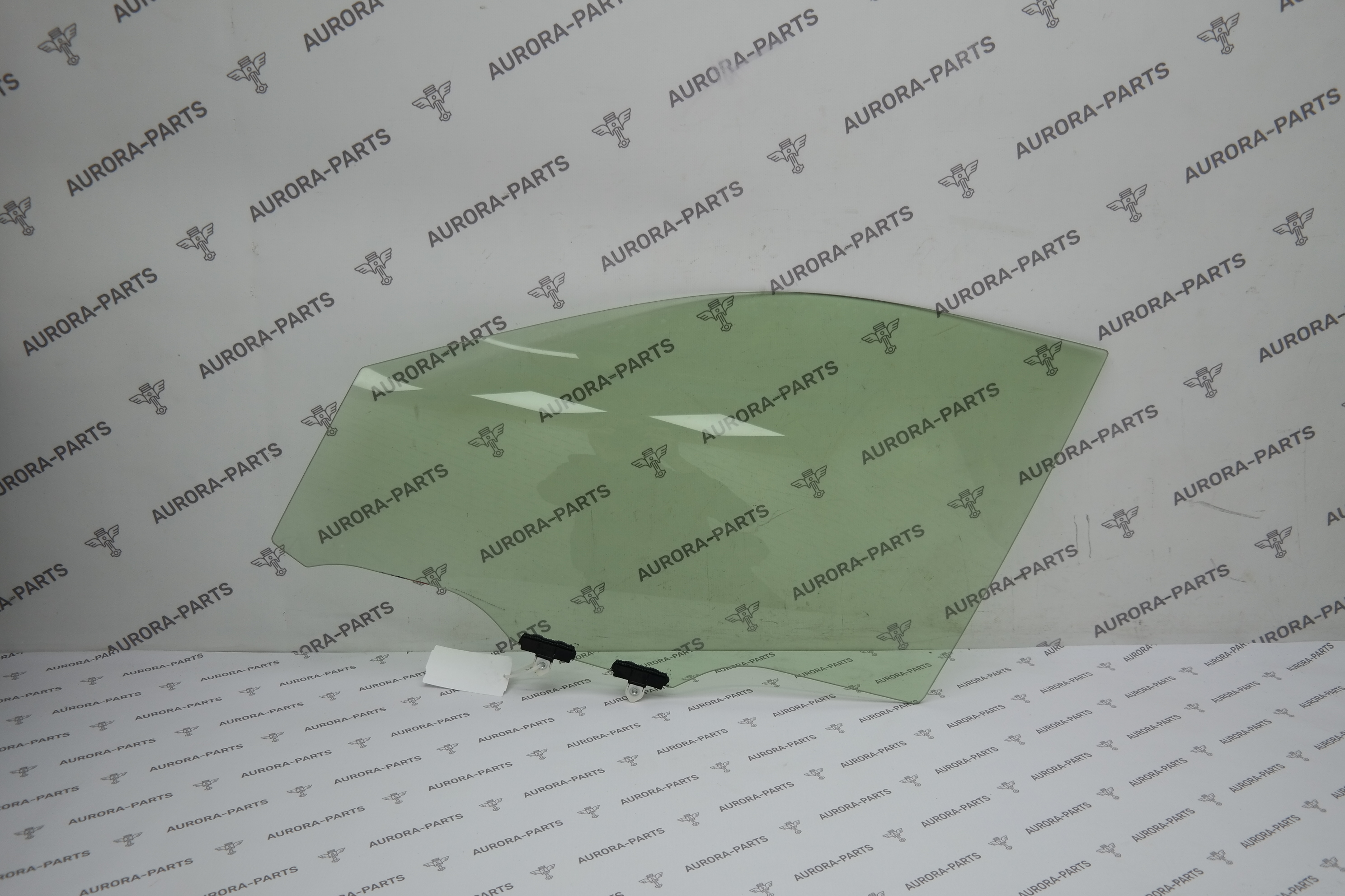 Стекло передней двери LH Toyota RAV 4 