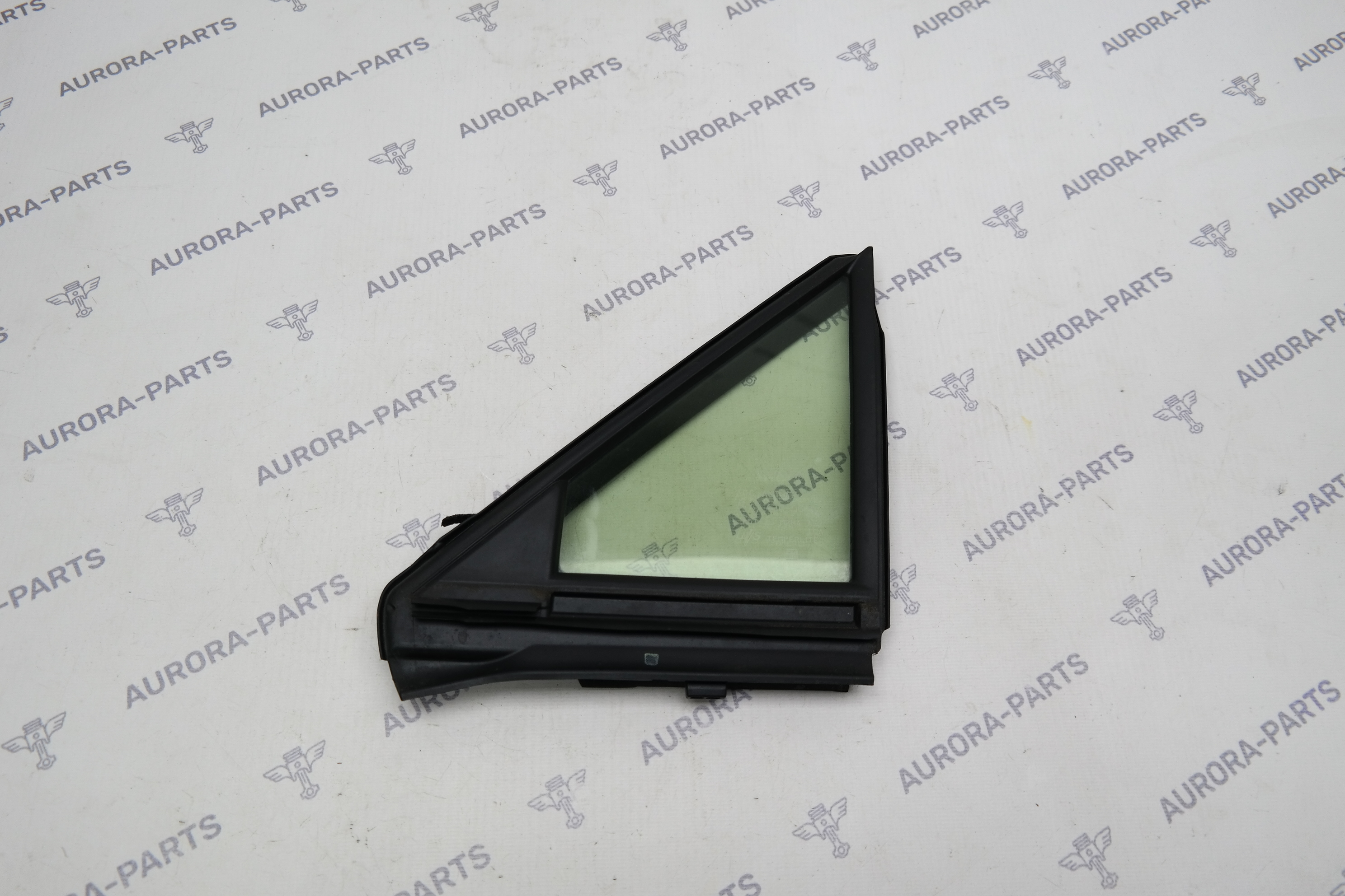 Форточка передней двери LH Toyota RAV 4 