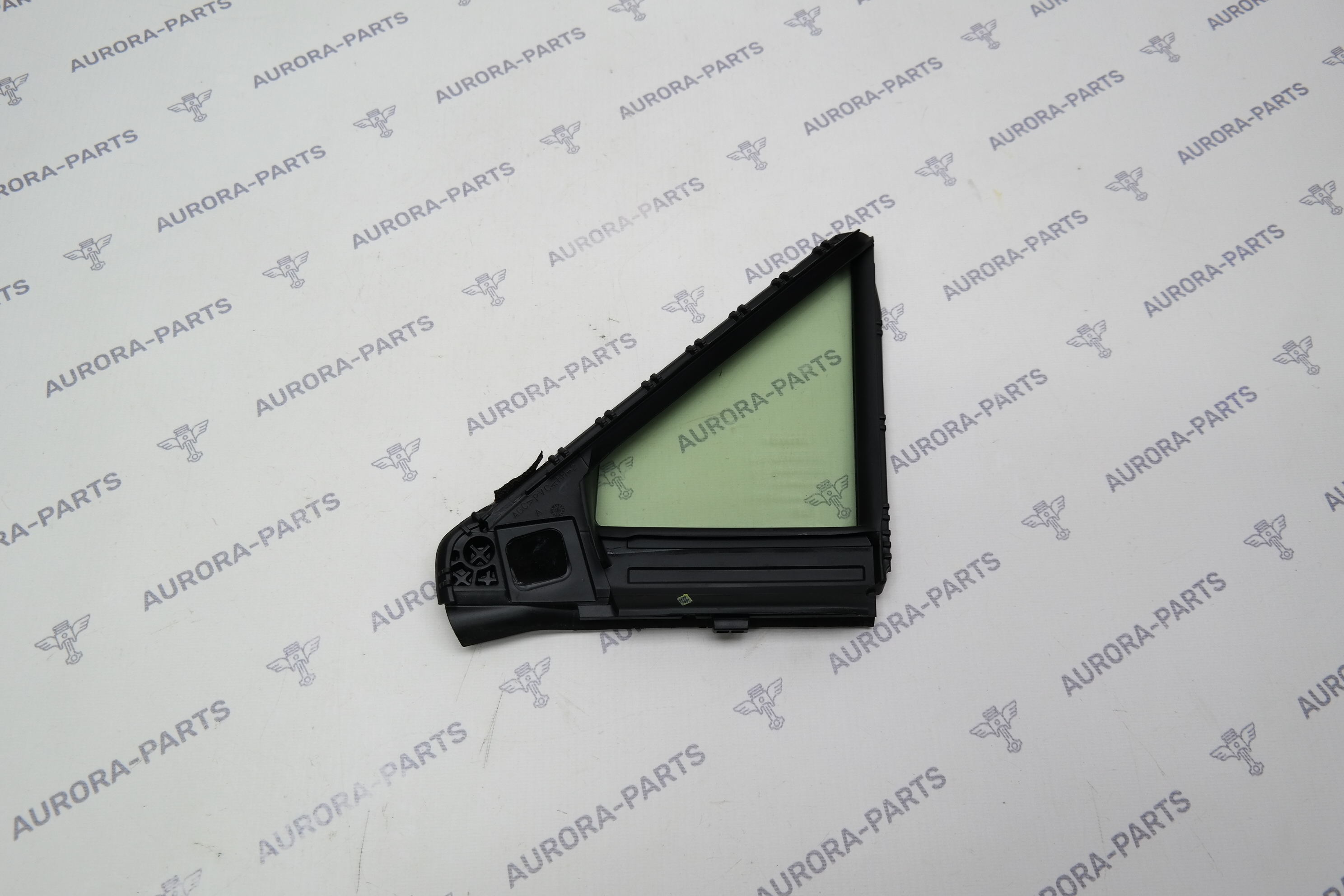 Форточка передней двери RH Toyota RAV 4 