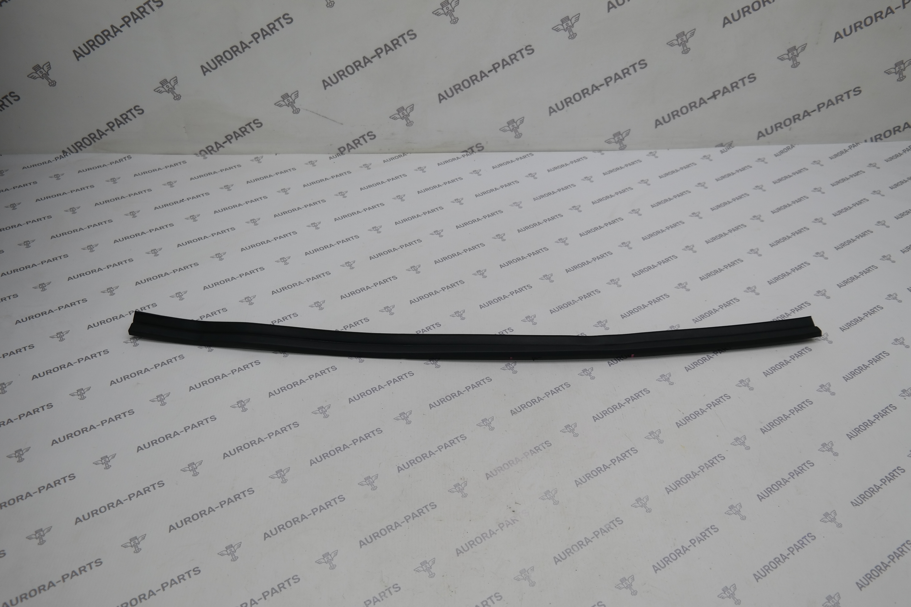 Уплотнитель двери передней LH (нижний) Toyota RAV 4 