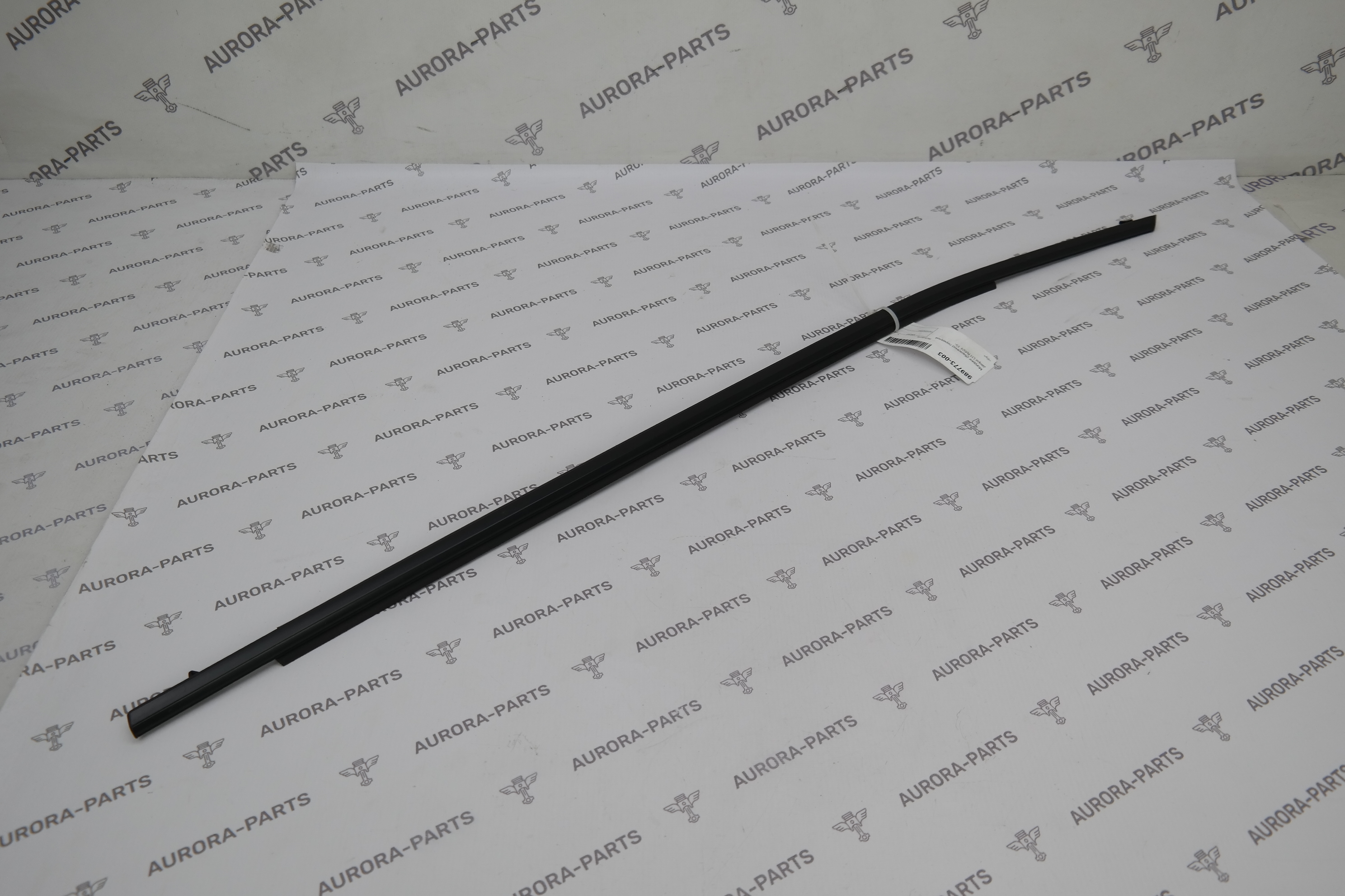 Молдинг (бархотка) передней двери LH Toyota RAV 4