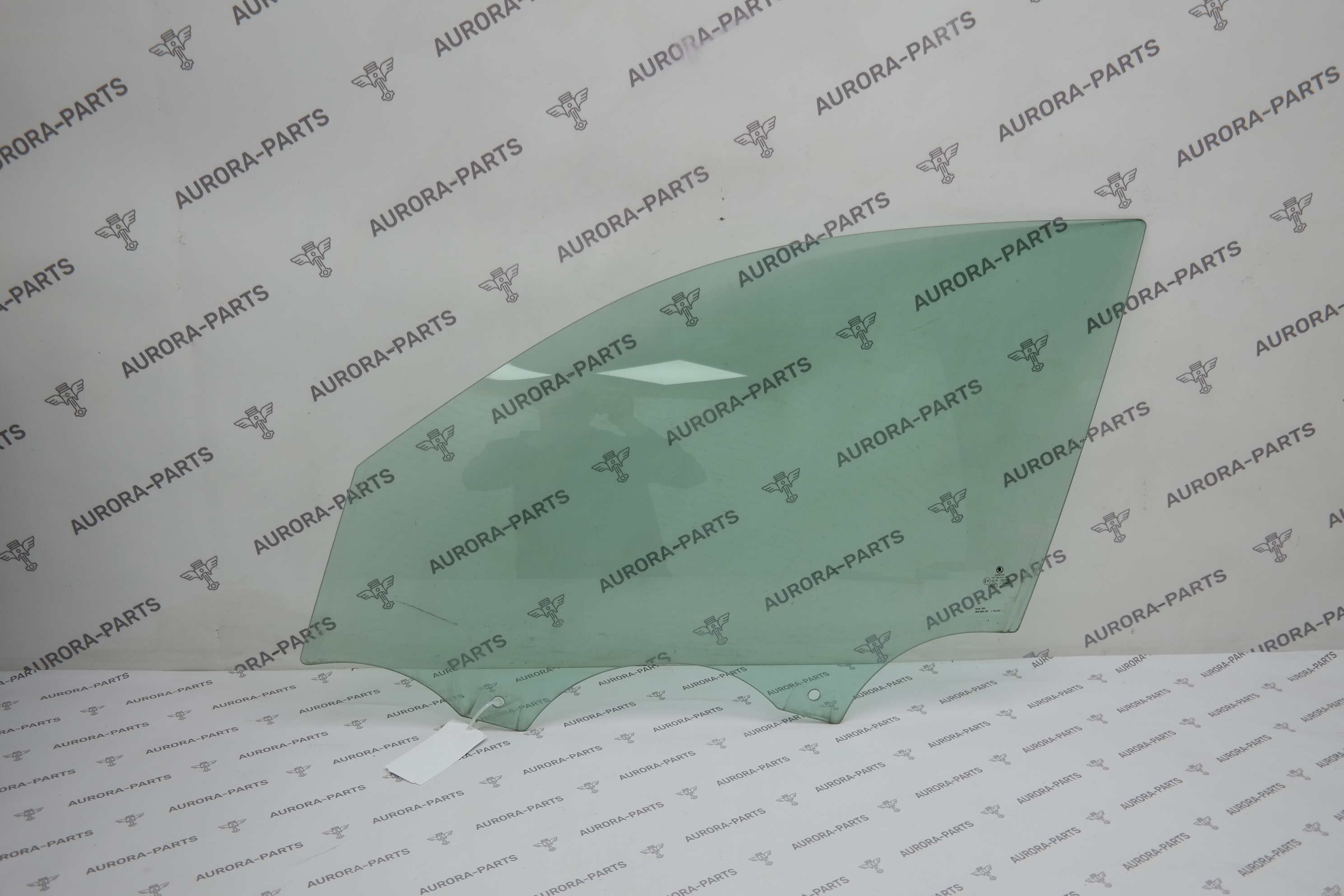 Стекло передней двери LH Skoda Kodiaq