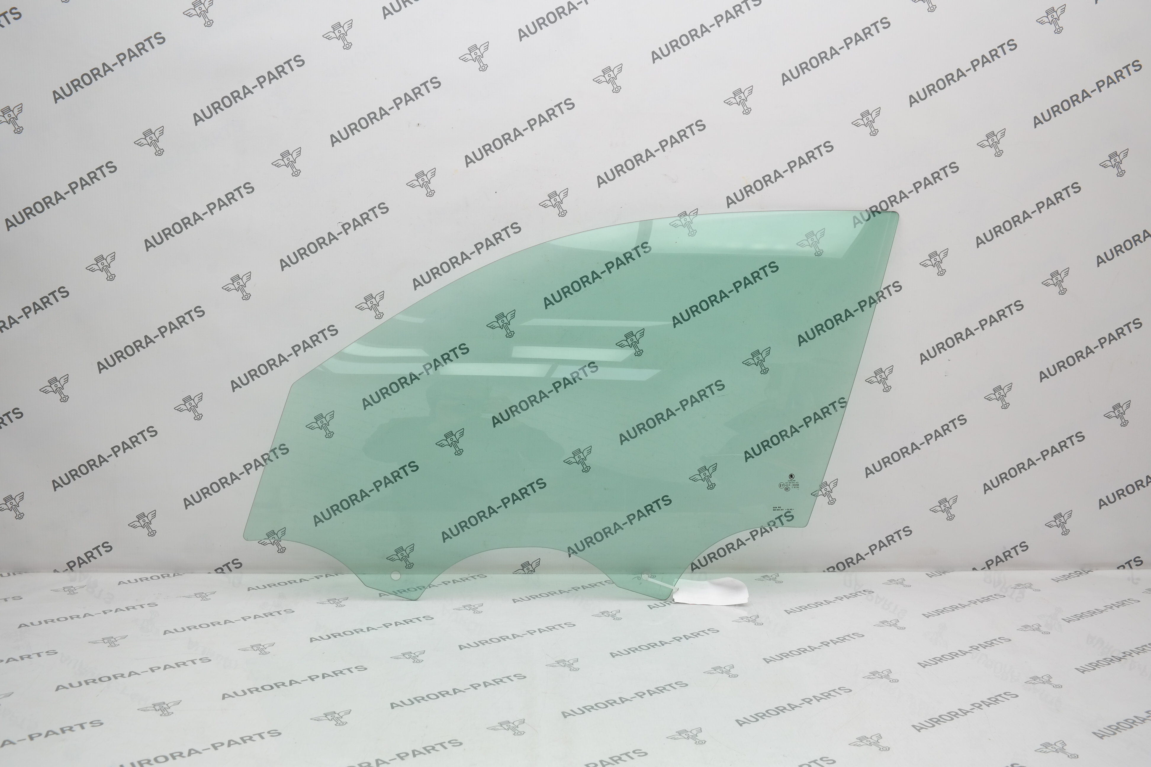 Стекло передней двери LH Skoda Kodiaq