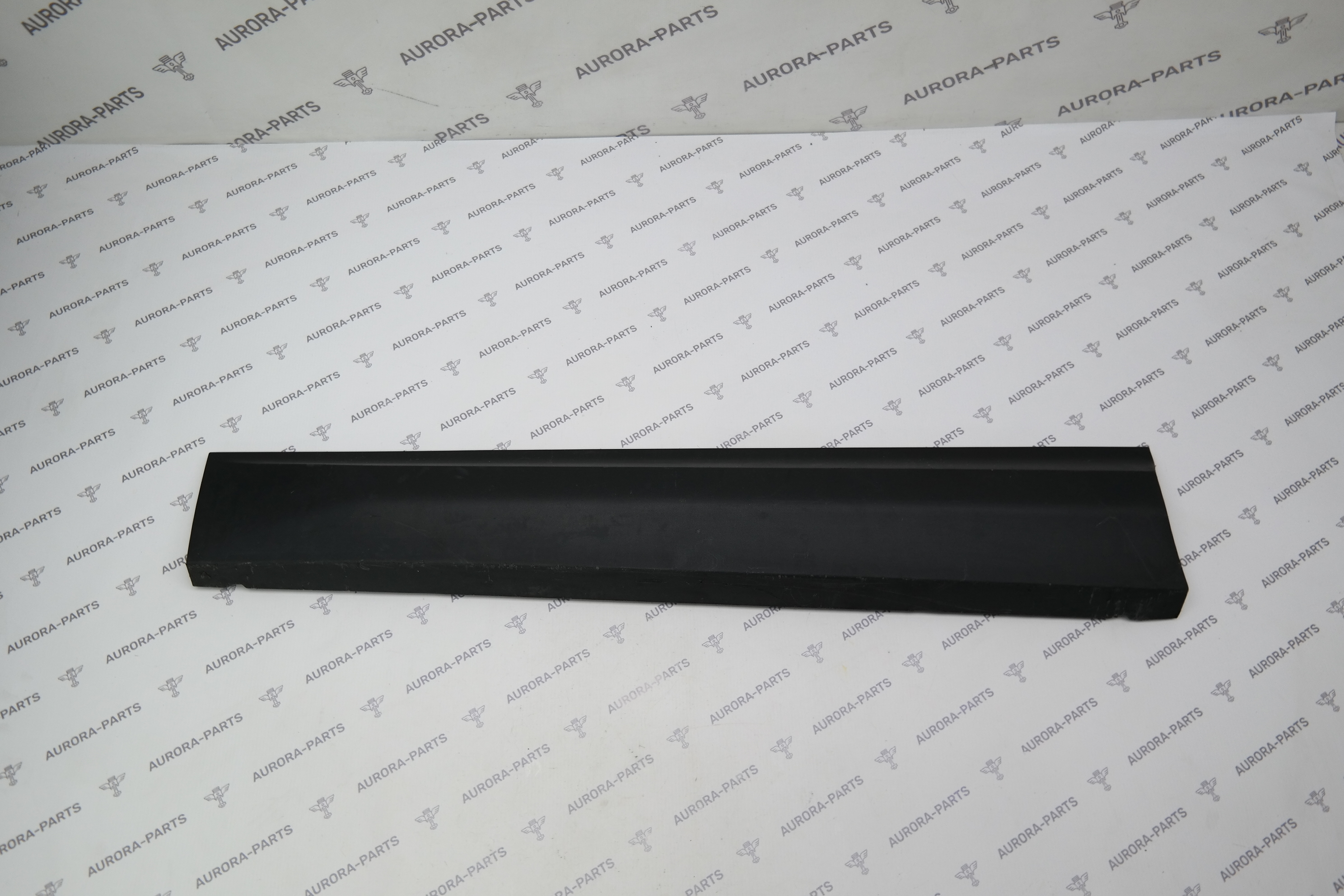 Молдинг передней двери нижний LH Skoda Kodiaq